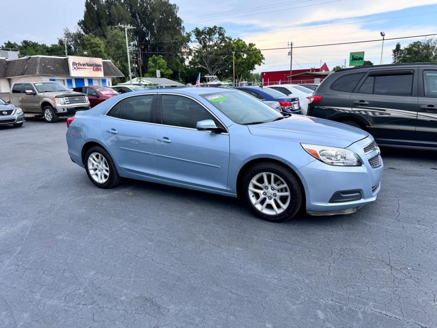 2013 BLUE CHEVROLET MALIBU 1LT (1G11C5SA4DU) with an 2.5L engine, Automatic transmission, located at 2929 9th St. West, Bradenton, 34205, (941) 242-2810, 27.473591, -82.570679 - Photo#1