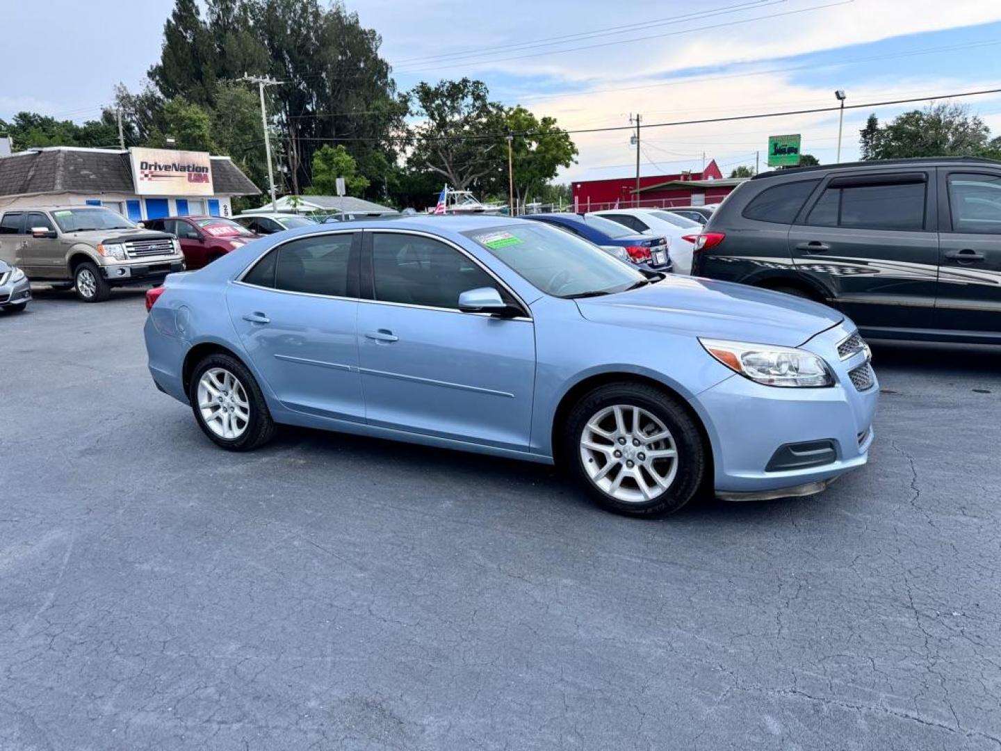 2013 BLUE CHEVROLET MALIBU 1LT (1G11C5SA4DU) with an 2.5L engine, Automatic transmission, located at 2929 9th St. West, Bradenton, 34205, (941) 242-2810, 27.473591, -82.570679 - Photo#2