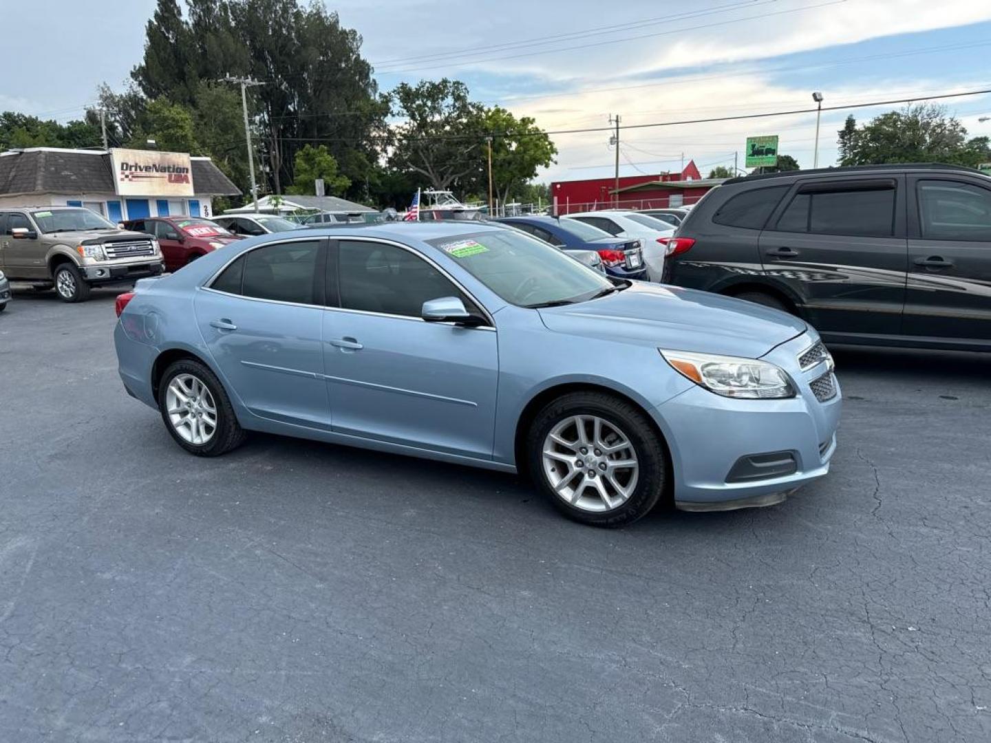 2013 BLUE CHEVROLET MALIBU 1LT (1G11C5SA4DU) with an 2.5L engine, Automatic transmission, located at 2929 9th St. West, Bradenton, 34205, (941) 242-2810, 27.473591, -82.570679 - Photo#3