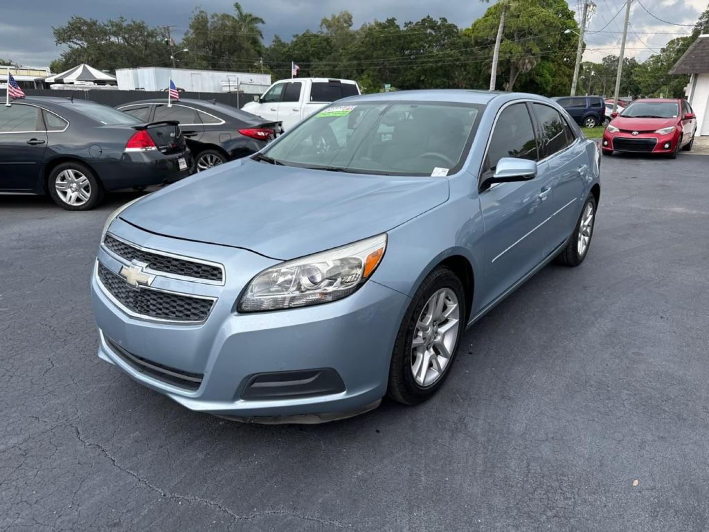 2013 BLUE CHEVROLET MALIBU 1LT (1G11C5SA4DU) with an 2.5L engine, Automatic transmission, located at 2929 9th St. West, Bradenton, 34205, (941) 242-2810, 27.473591, -82.570679 - Photo#5