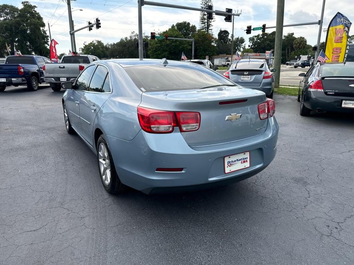 2013 BLUE CHEVROLET MALIBU 1LT (1G11C5SA4DU) with an 2.5L engine, Automatic transmission, located at 2929 9th St. West, Bradenton, 34205, (941) 242-2810, 27.473591, -82.570679 - Photo#6