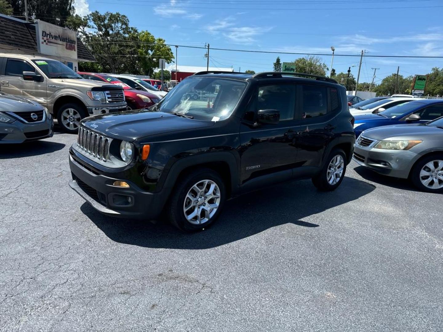 2018 BLACK JEEP RENEGADE LATITUDE (ZACCJABB7JP) with an 2.4L engine, Automatic transmission, located at 2929 9th St. West, Bradenton, 34205, (941) 242-2810, 27.473591, -82.570679 - Photo#3