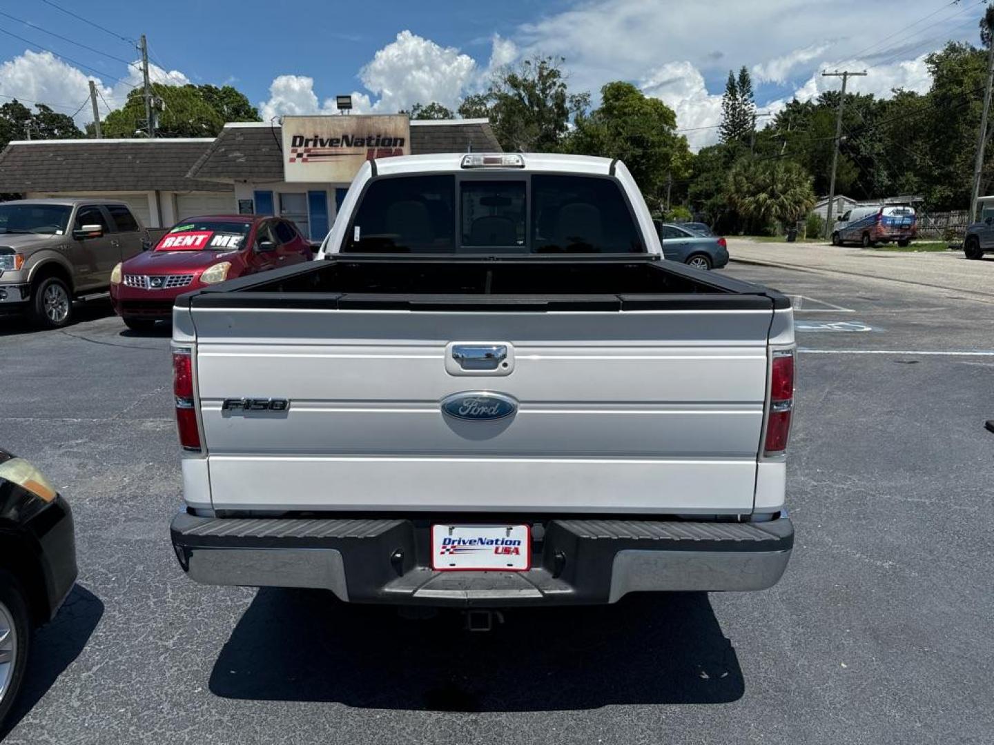 2011 WHITE FORD F150 SUPERCREW (1FTFW1CT9BK) with an 3.5L engine, Automatic transmission, located at 2929 9th St. West, Bradenton, 34205, (941) 242-2810, 27.473591, -82.570679 - Thanks for inquring into DriveNation USA! All vehicles listed can be viewed at www.drivenationusa.com for vehicle history reports and additonal info. We cannot quote any terms such as down payments or monthly payments without an application. You can apply directly at www.drivenationusa.com or by con - Photo#5