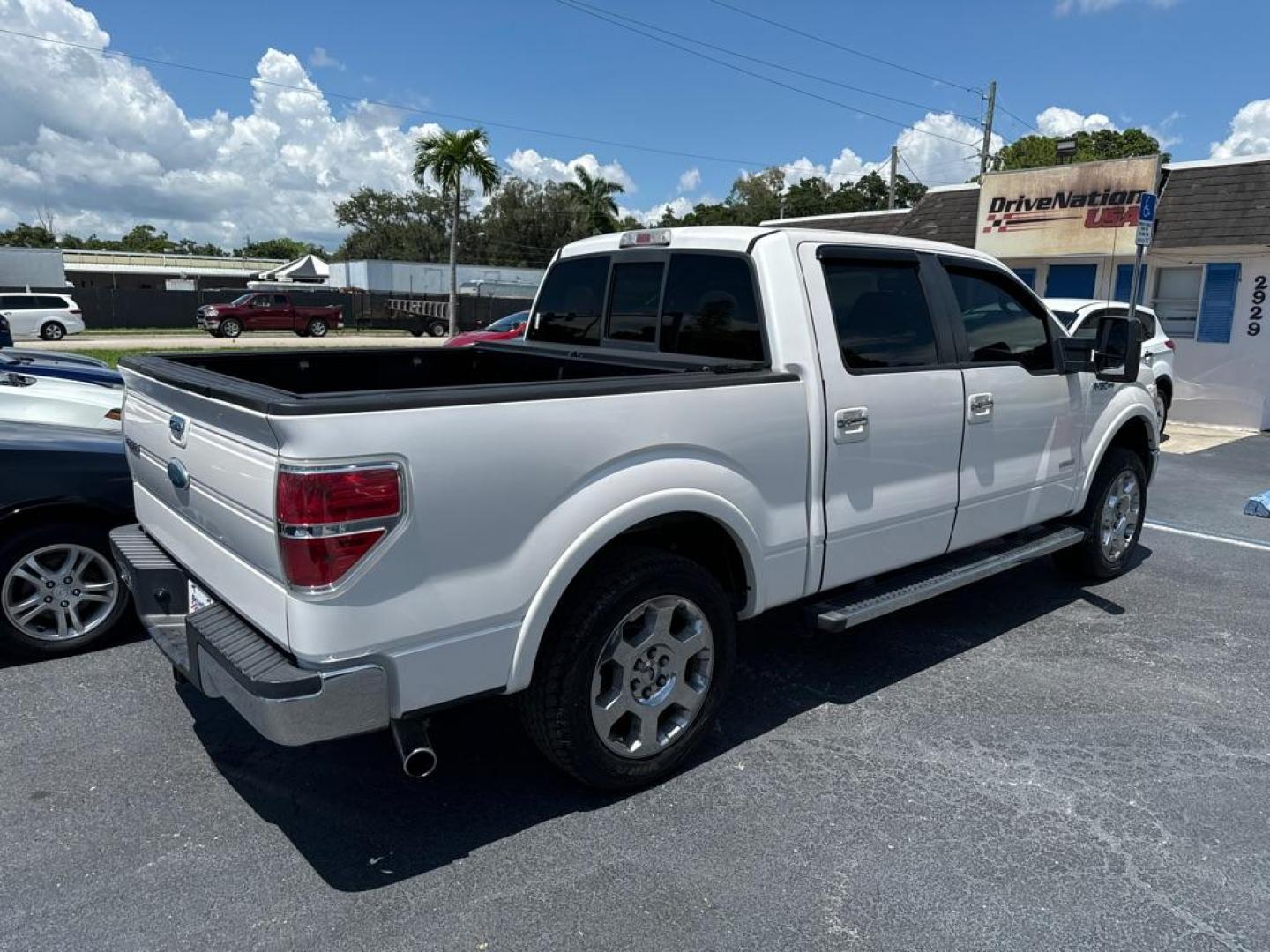 2011 WHITE FORD F150 SUPERCREW (1FTFW1CT9BK) with an 3.5L engine, Automatic transmission, located at 2929 9th St. West, Bradenton, 34205, (941) 242-2810, 27.473591, -82.570679 - Thanks for inquring into DriveNation USA! All vehicles listed can be viewed at www.drivenationusa.com for vehicle history reports and additonal info. We cannot quote any terms such as down payments or monthly payments without an application. You can apply directly at www.drivenationusa.com or by con - Photo#6