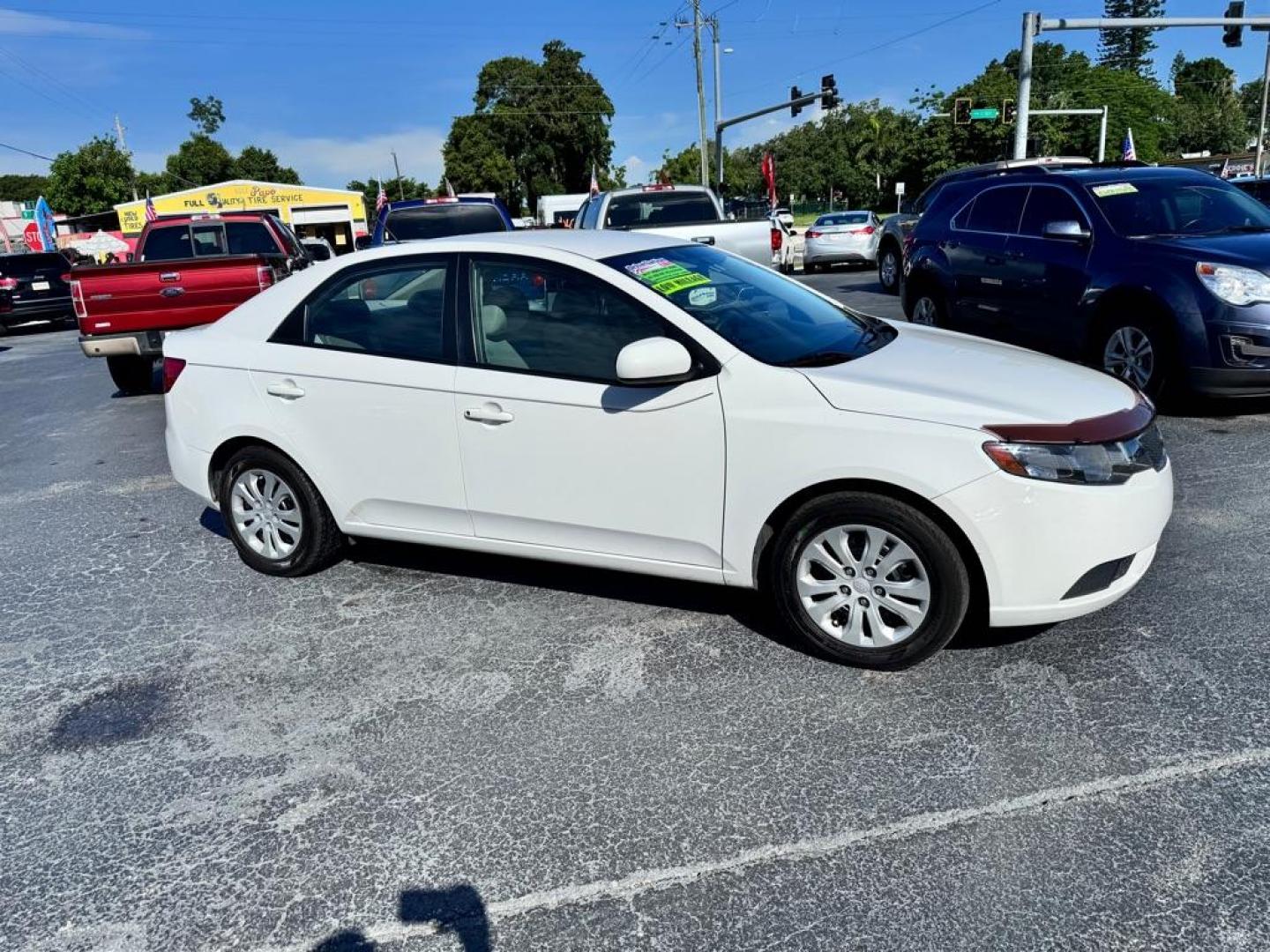 2012 WHITE KIA FORTE LX (KNAFT4A25C5) with an 2.0L engine, Automatic transmission, located at 2929 9th St. West, Bradenton, 34205, (941) 242-2810, 27.473591, -82.570679 - Thanks for inquring into DriveNation USA! All vehicles listed can be viewed at www.drivenationusa.com for vehicle history reports and additonal info. We cannot quote any terms such as down payments or monthly payments without an application. You can apply directly at www.drivenationusa.com or by con - Photo#1