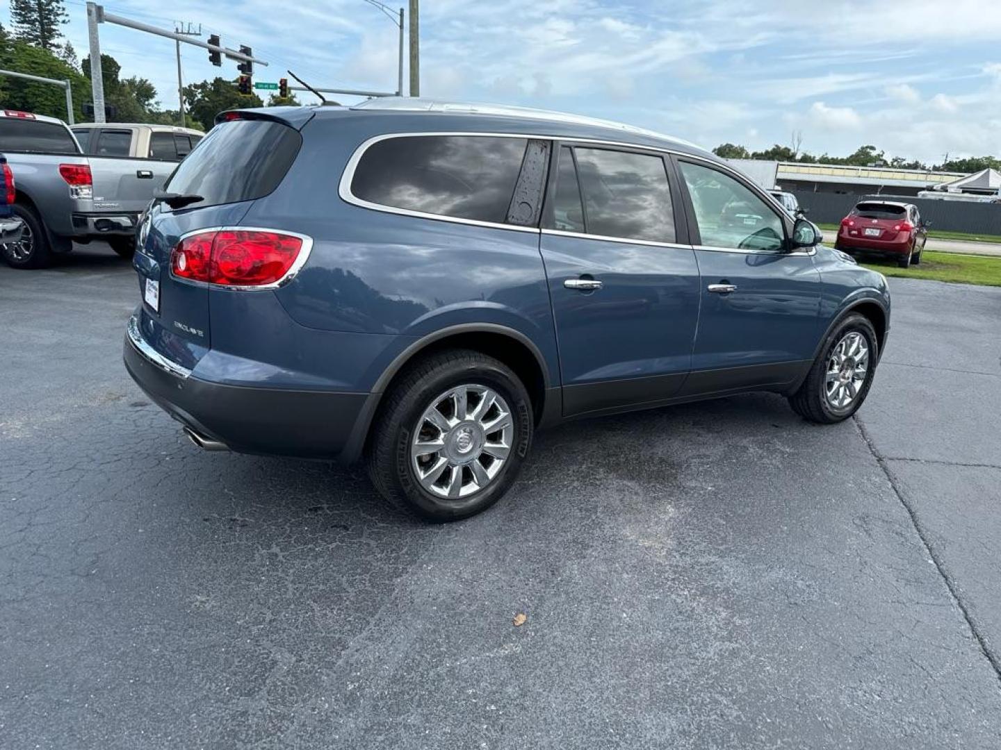 2012 BLUE BUICK ENCLAVE CXL (5GAKRCED1CJ) with an 3.6L engine, Automatic transmission, located at 2929 9th St. West, Bradenton, 34205, (941) 242-2810, 27.473591, -82.570679 - Thanks for inquring into DriveNation USA! All vehicles listed can be viewed at www.drivenationusa.com for vehicle history reports and additonal info. We cannot quote any terms such as down payments or monthly payments without an application. You can apply directly at www.drivenationusa.com or by con - Photo#5