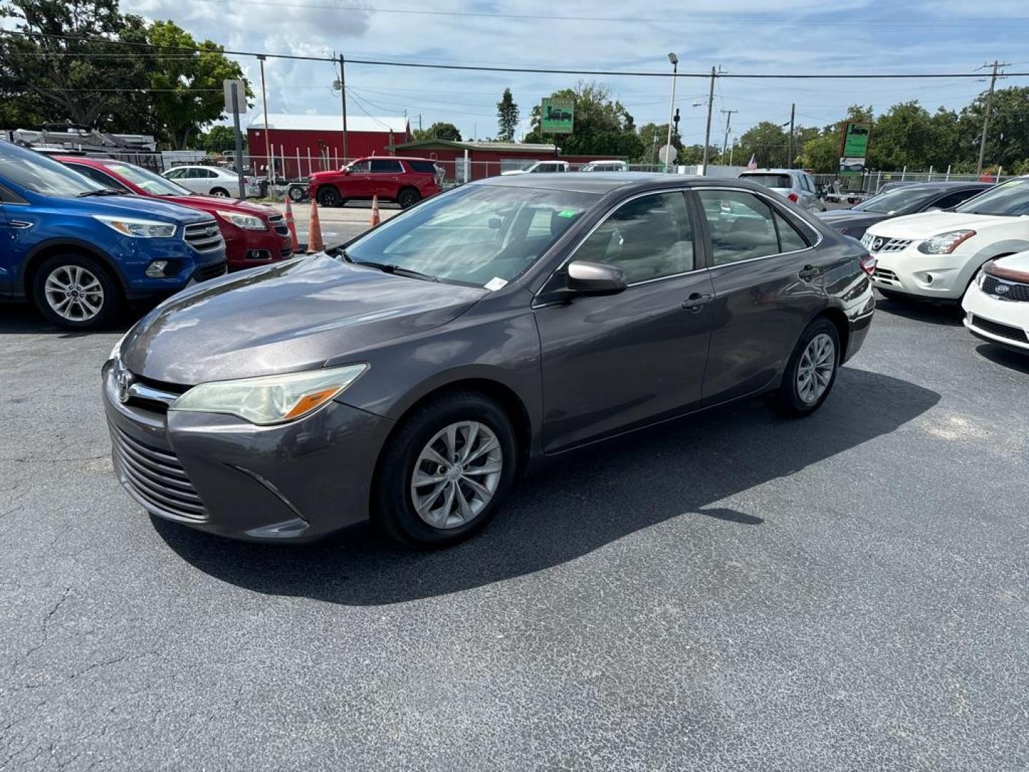 2015 GRAY TOYOTA CAMRY LE (4T1BF1FK2FU) with an 2.5L engine, Automatic transmission, located at 2929 9th St. West, Bradenton, 34205, (941) 242-2810, 27.473591, -82.570679 - Thanks for inquring into DriveNation USA! All vehicles listed can be viewed at www.drivenationusa.com for vehicle history reports and additonal info. We cannot quote any terms such as down payments or monthly payments without an application. You can apply directly at www.drivenationusa.com or by con - Photo#3