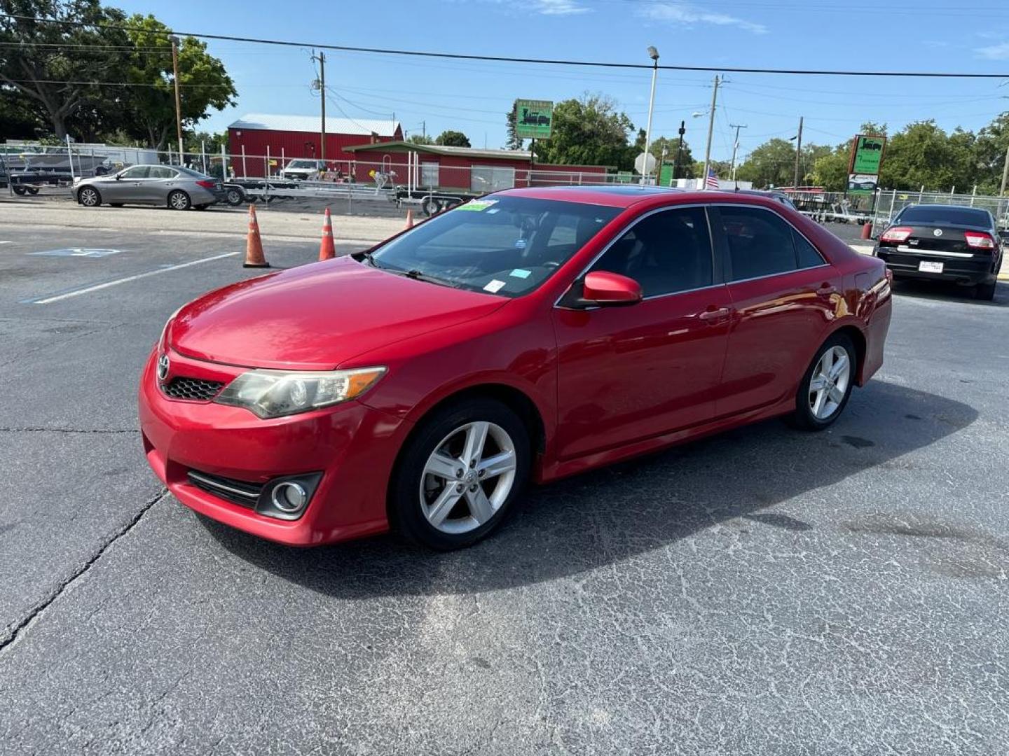 2014 RED TOYOTA CAMRY SE (4T1BF1FK6EU) with an 2.5L engine, Automatic transmission, located at 2929 9th St. West, Bradenton, 34205, (941) 242-2810, 27.473591, -82.570679 - Thanks for inquring into DriveNation USA! All vehicles listed can be viewed at www.drivenationusa.com for vehicle history reports and additonal info. We cannot quote any terms such as down payments or monthly payments without an application. You can apply directly at www.drivenationusa.com or by con - Photo#3