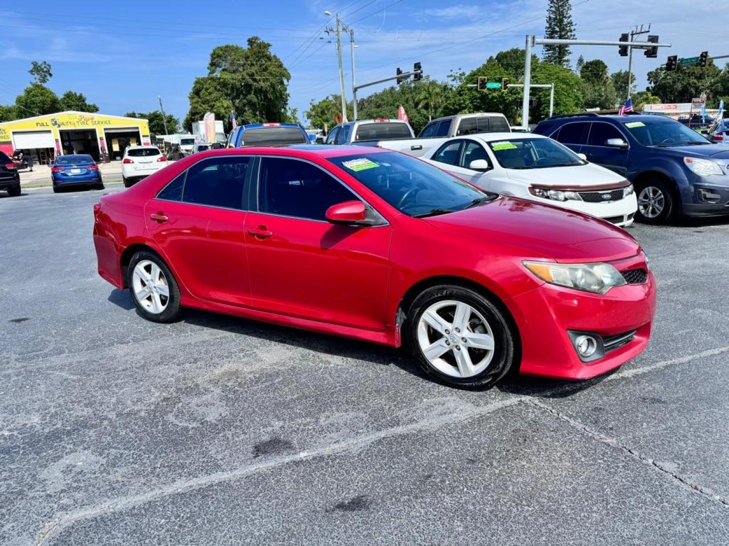 2014 RED TOYOTA CAMRY SE (4T1BF1FK6EU) with an 2.5L engine, Automatic transmission, located at 2929 9th St. West, Bradenton, 34205, (941) 242-2810, 27.473591, -82.570679 - Thanks for inquring into DriveNation USA! All vehicles listed can be viewed at www.drivenationusa.com for vehicle history reports and additonal info. We cannot quote any terms such as down payments or monthly payments without an application. You can apply directly at www.drivenationusa.com or by con - Photo#4