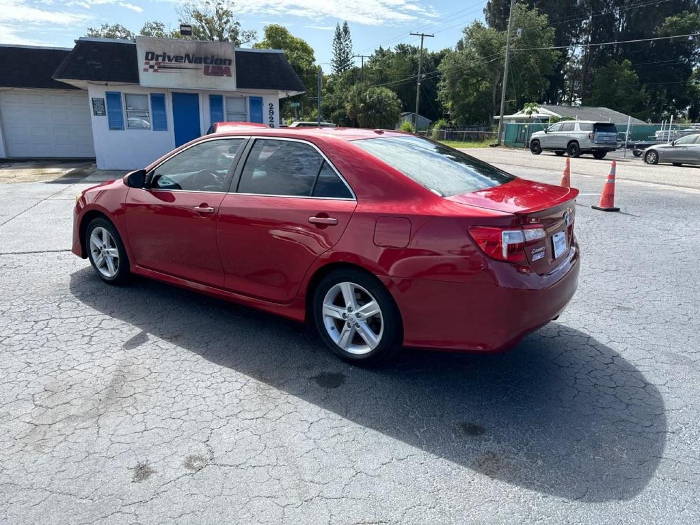 2014 RED TOYOTA CAMRY SE (4T1BF1FK6EU) with an 2.5L engine, Automatic transmission, located at 2929 9th St. West, Bradenton, 34205, (941) 242-2810, 27.473591, -82.570679 - Thanks for inquring into DriveNation USA! All vehicles listed can be viewed at www.drivenationusa.com for vehicle history reports and additonal info. We cannot quote any terms such as down payments or monthly payments without an application. You can apply directly at www.drivenationusa.com or by con - Photo#5