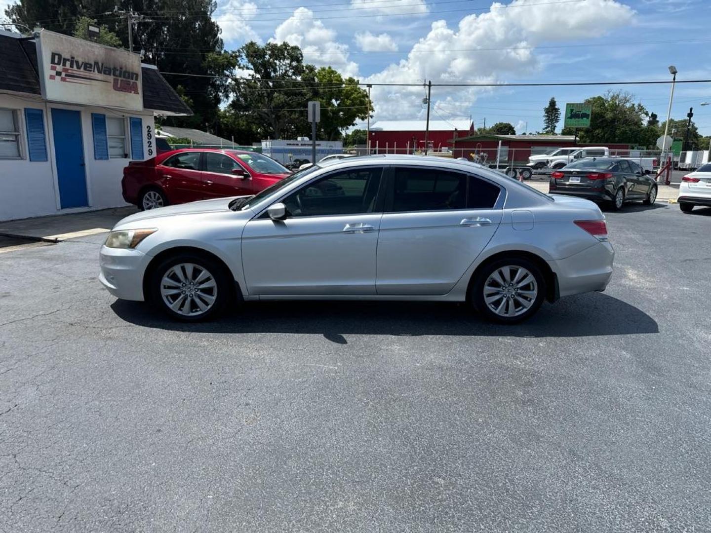 2012 SILVER HONDA ACCORD EXL (1HGCP3F85CA) with an 3.5L engine, Automatic transmission, located at 2929 9th St. West, Bradenton, 34205, (941) 242-2810, 27.473591, -82.570679 - Photo#4