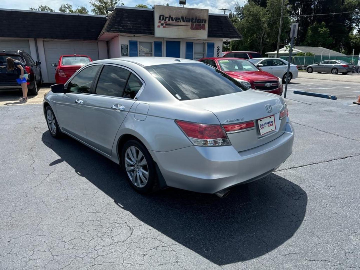 2012 SILVER HONDA ACCORD EXL (1HGCP3F85CA) with an 3.5L engine, Automatic transmission, located at 2929 9th St. West, Bradenton, 34205, (941) 242-2810, 27.473591, -82.570679 - Photo#5