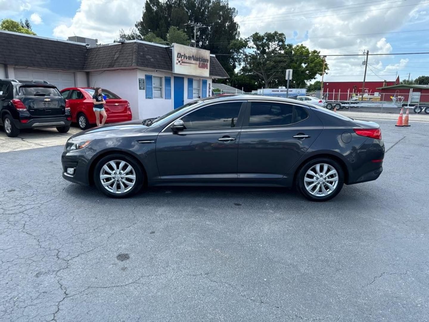 2015 GRAY KIA OPTIMA EX (5XXGN4A75FG) with an 2.4L engine, Automatic transmission, located at 2929 9th St. West, Bradenton, 34205, (941) 242-2810, 27.473591, -82.570679 - Thanks for inquring into DriveNation USA! All vehicles listed can be viewed at www.drivenationusa.com for vehicle history reports and additonal info. We cannot quote any terms such as down payments or monthly payments without an application. You can apply directly at www.drivenationusa.com or by con - Photo#4