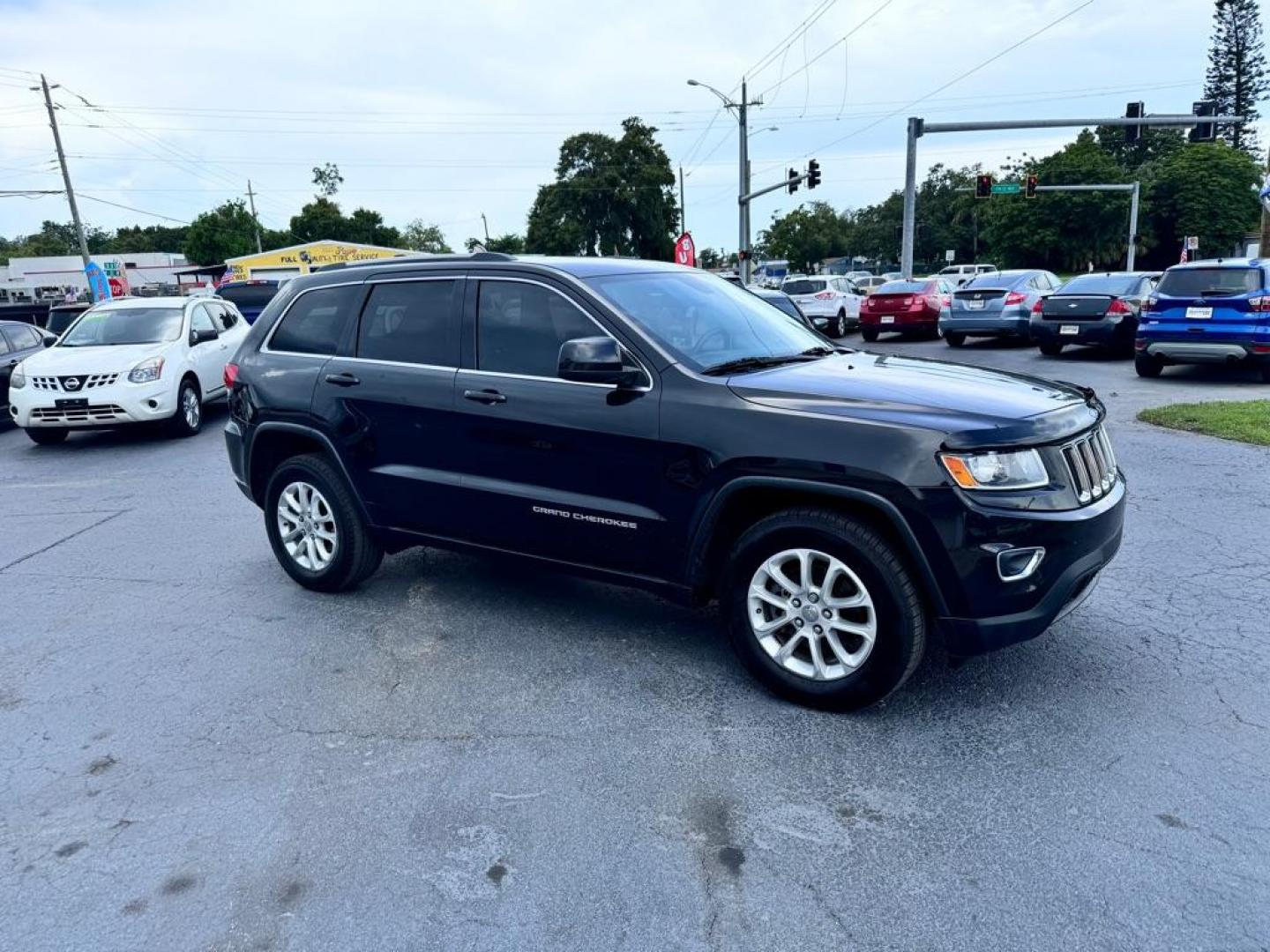 2015 BLACK JEEP GRAND CHEROKEE LAREDO (1C4RJFAG4FC) with an 3.6L engine, Automatic transmission, located at 2929 9th St. West, Bradenton, 34205, (941) 242-2810, 27.473591, -82.570679 - Thanks for inquring into DriveNation USA! All vehicles listed can be viewed at www.drivenationusa.com for vehicle history reports and additonal info. We cannot quote any terms such as down payments or monthly payments without an application. You can apply directly at www.drivenationusa.com or by con - Photo#1