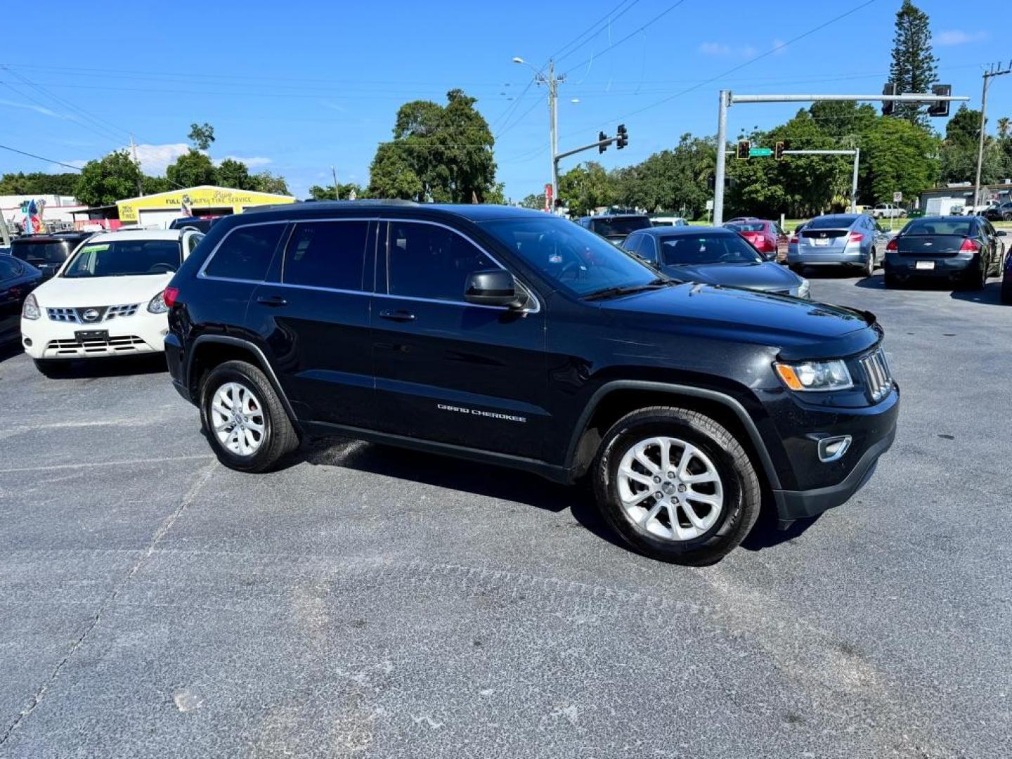 2015 BLACK JEEP GRAND CHEROKEE LAREDO (1C4RJFAG4FC) with an 3.6L engine, Automatic transmission, located at 2929 9th St. West, Bradenton, 34205, (941) 242-2810, 27.473591, -82.570679 - Thanks for inquring into DriveNation USA! All vehicles listed can be viewed at www.drivenationusa.com for vehicle history reports and additonal info. We cannot quote any terms such as down payments or monthly payments without an application. You can apply directly at www.drivenationusa.com or by con - Photo#14