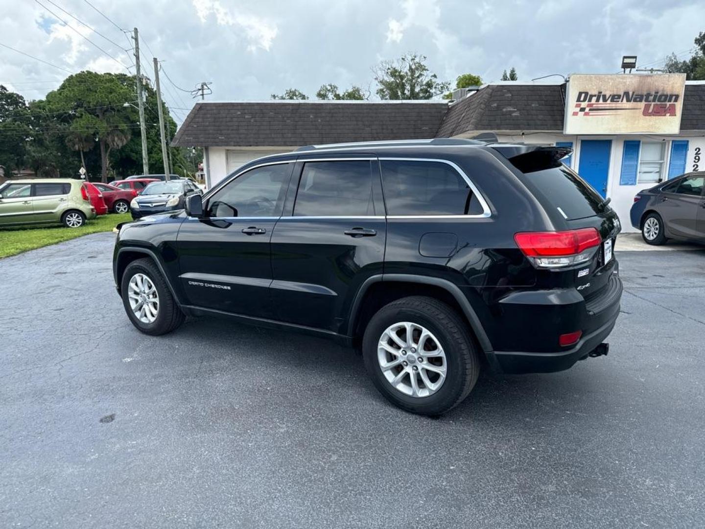 2015 BLACK JEEP GRAND CHEROKEE LAREDO (1C4RJFAG4FC) with an 3.6L engine, Automatic transmission, located at 2929 9th St. West, Bradenton, 34205, (941) 242-2810, 27.473591, -82.570679 - Thanks for inquring into DriveNation USA! All vehicles listed can be viewed at www.drivenationusa.com for vehicle history reports and additonal info. We cannot quote any terms such as down payments or monthly payments without an application. You can apply directly at www.drivenationusa.com or by con - Photo#5