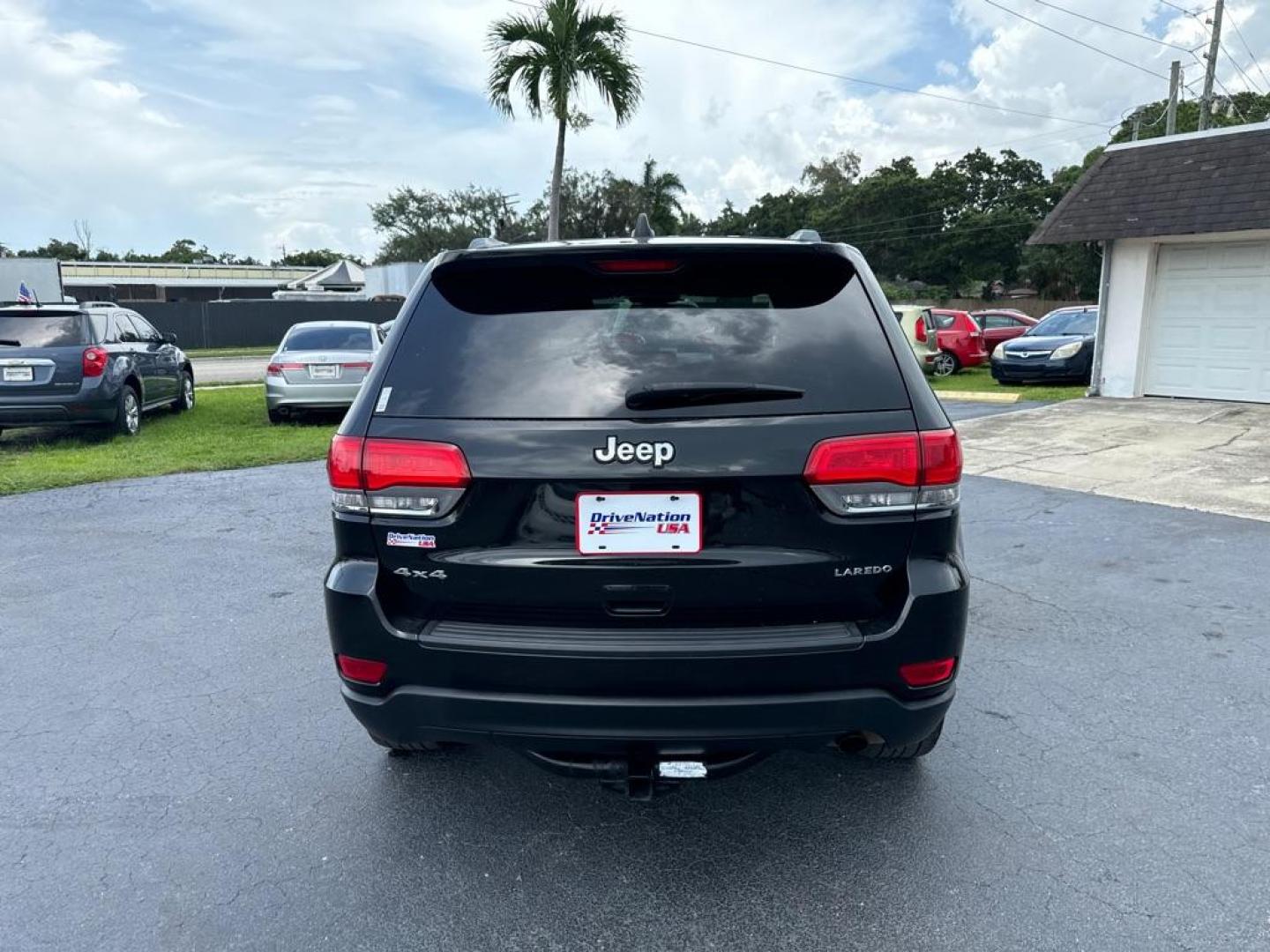 2015 BLACK JEEP GRAND CHEROKEE LAREDO (1C4RJFAG4FC) with an 3.6L engine, Automatic transmission, located at 2929 9th St. West, Bradenton, 34205, (941) 242-2810, 27.473591, -82.570679 - Thanks for inquring into DriveNation USA! All vehicles listed can be viewed at www.drivenationusa.com for vehicle history reports and additonal info. We cannot quote any terms such as down payments or monthly payments without an application. You can apply directly at www.drivenationusa.com or by con - Photo#6