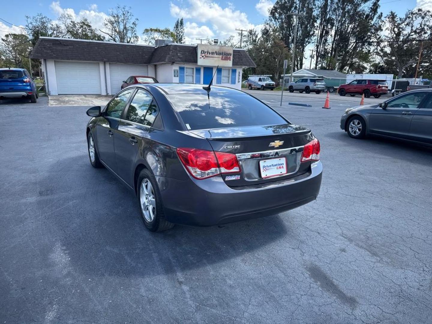 2013 GRAY CHEVROLET CRUZE LT (1G1PC5SB1D7) with an 1.4L engine, Automatic transmission, located at 2929 9th St. West, Bradenton, 34205, (941) 242-2810, 27.473591, -82.570679 - Photo#5