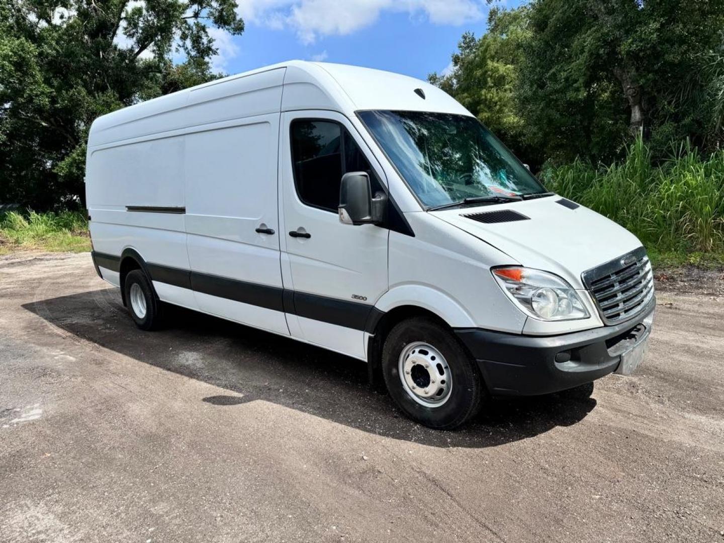 2011 WHITE FREIGHTLINER SPRINTER Mercedes Benz V6 Turbo Diesel (WDYPF1CC7B5) with an DSL engine, Automatic transmission, located at 2929 9th St. West, Bradenton, 34205, (941) 242-2810, 27.473591, -82.570679 - Photo#1