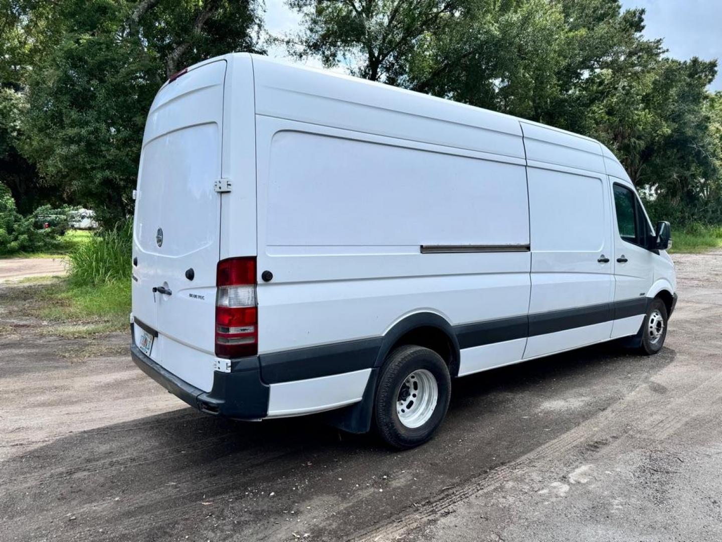 2011 WHITE FREIGHTLINER SPRINTER Mercedes Benz V6 Turbo Diesel (WDYPF1CC7B5) with an DSL engine, Automatic transmission, located at 2929 9th St. West, Bradenton, 34205, (941) 242-2810, 27.473591, -82.570679 - Photo#4