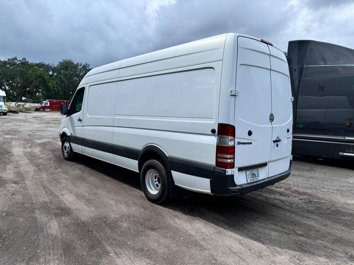 2011 WHITE FREIGHTLINER SPRINTER Mercedes Benz V6 Turbo Diesel (WDYPF1CC7B5) with an DSL engine, Automatic transmission, located at 2929 9th St. West, Bradenton, 34205, (941) 242-2810, 27.473591, -82.570679 - Photo#5