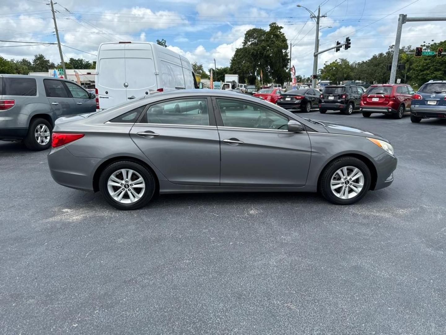 2012 GRAY HYUNDAI SONATA GLS (5NPEB4AC9CH) with an 2.4L engine, Automatic transmission, located at 2929 9th St. West, Bradenton, 34205, (941) 242-2810, 27.473591, -82.570679 - Thanks for inquring into DriveNation USA! All vehicles listed can be viewed at www.drivenationusa.com for vehicle history reports and additonal info. We cannot quote any terms such as down payments or monthly payments without an application. You can apply directly at www.drivenationusa.com or by con - Photo#8