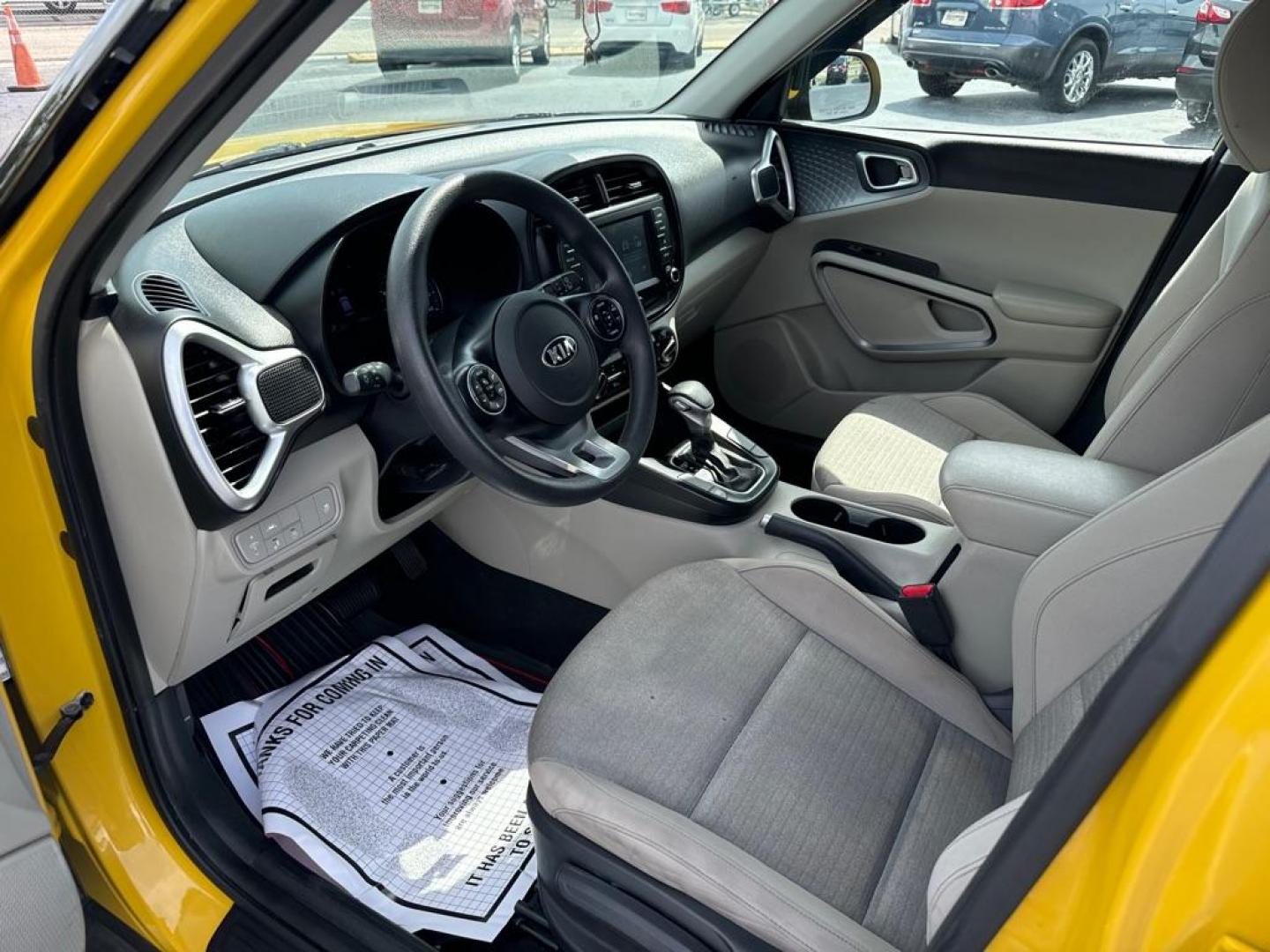 2020 YELLOW KIA SOUL S (KNDJ23AU3L7) with an 2.0L engine, Automatic transmission, located at 2929 9th St. West, Bradenton, 34205, (941) 242-2810, 27.473591, -82.570679 - Thanks for inquring into DriveNation USA! All vehicles listed can be viewed at www.drivenationusa.com for vehicle history reports and additonal info. We cannot quote any terms such as down payments or monthly payments without an application. You can apply directly at www.drivenationusa.com or by con - Photo#10