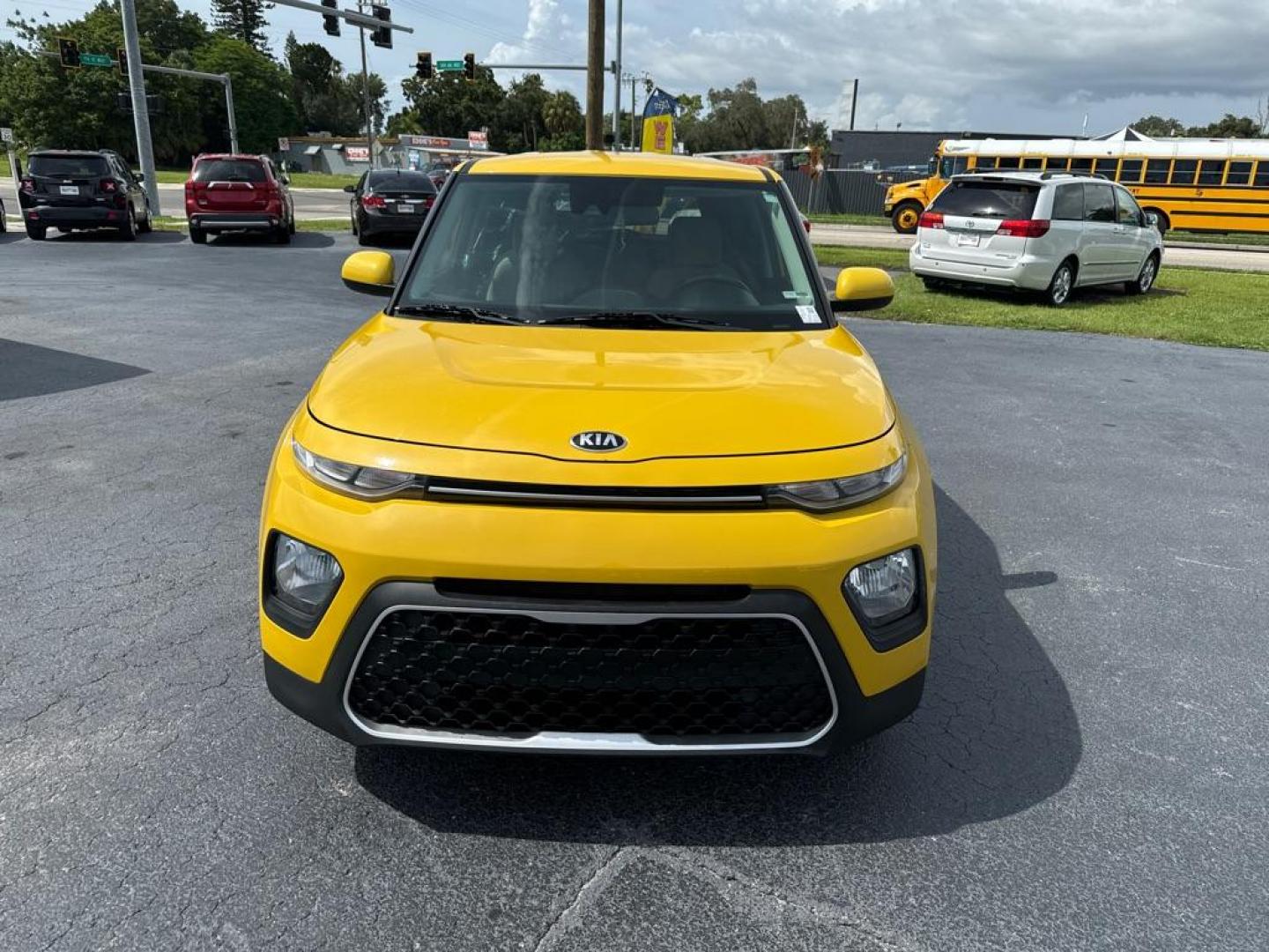 2020 YELLOW KIA SOUL S (KNDJ23AU3L7) with an 2.0L engine, Automatic transmission, located at 2929 9th St. West, Bradenton, 34205, (941) 242-2810, 27.473591, -82.570679 - Thanks for inquring into DriveNation USA! All vehicles listed can be viewed at www.drivenationusa.com for vehicle history reports and additonal info. We cannot quote any terms such as down payments or monthly payments without an application. You can apply directly at www.drivenationusa.com or by con - Photo#3