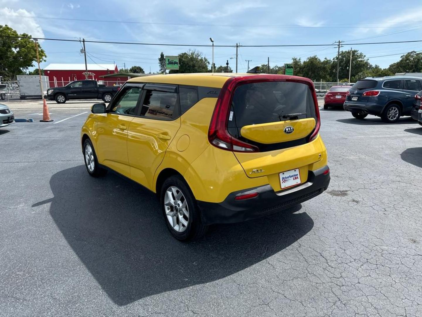 2020 YELLOW KIA SOUL S (KNDJ23AU3L7) with an 2.0L engine, Automatic transmission, located at 2929 9th St. West, Bradenton, 34205, (941) 242-2810, 27.473591, -82.570679 - Thanks for inquring into DriveNation USA! All vehicles listed can be viewed at www.drivenationusa.com for vehicle history reports and additonal info. We cannot quote any terms such as down payments or monthly payments without an application. You can apply directly at www.drivenationusa.com or by con - Photo#6