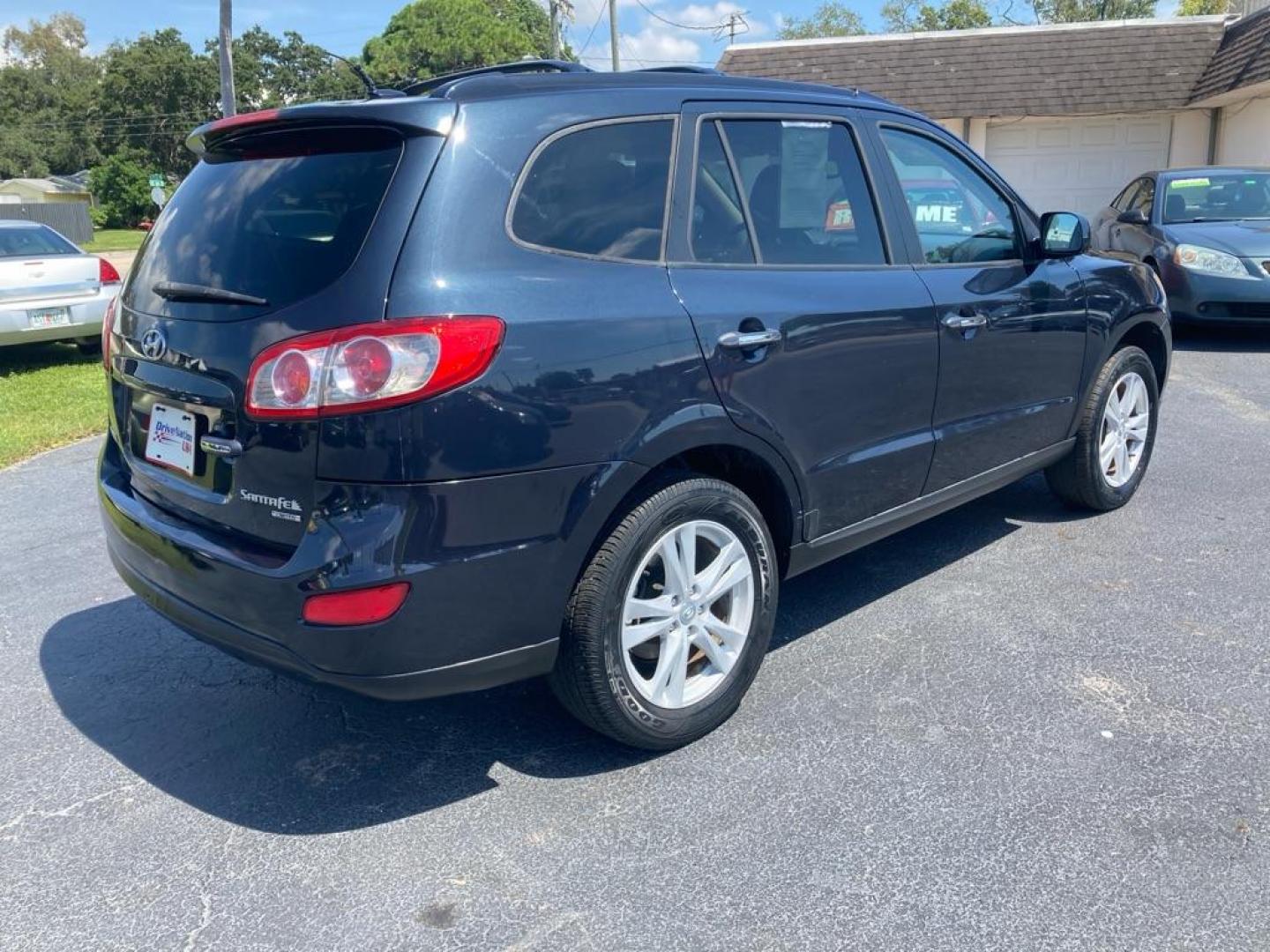 2010 BLACK HYUNDAI SANTA FE LIMITED (5NMSK3AB5AH) with an 2.4L engine, Automatic transmission, located at 2929 9th St. West, Bradenton, 34205, (941) 242-2810, 27.473591, -82.570679 - Photo#3