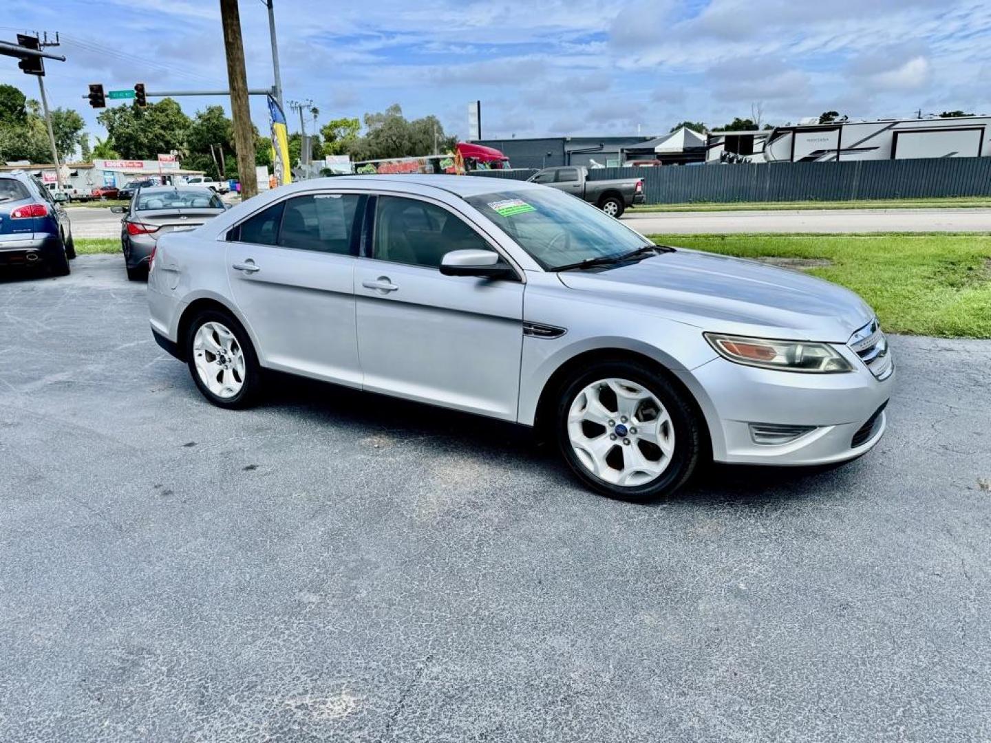 2010 SILVER FORD TAURUS SEL (1FAHP2EWXAG) with an 3.5L engine, Automatic transmission, located at 2929 9th St. West, Bradenton, 34205, (941) 242-2810, 27.473591, -82.570679 - Thanks for inquring into DriveNation USA! All vehicles listed can be viewed at www.drivenationusa.com for vehicle history reports and additonal info. We cannot quote any terms such as down payments or monthly payments without an application. You can apply directly at www.drivenationusa.com or by con - Photo#1