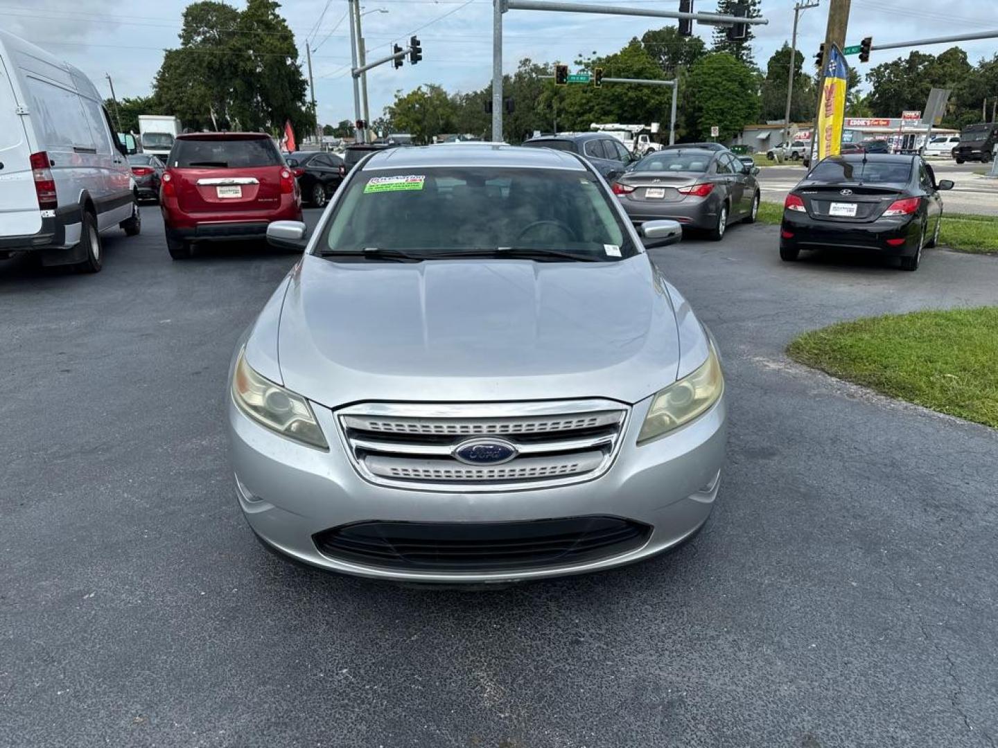 2010 SILVER FORD TAURUS SEL (1FAHP2EWXAG) with an 3.5L engine, Automatic transmission, located at 2929 9th St. West, Bradenton, 34205, (941) 242-2810, 27.473591, -82.570679 - Thanks for inquring into DriveNation USA! All vehicles listed can be viewed at www.drivenationusa.com for vehicle history reports and additonal info. We cannot quote any terms such as down payments or monthly payments without an application. You can apply directly at www.drivenationusa.com or by con - Photo#4