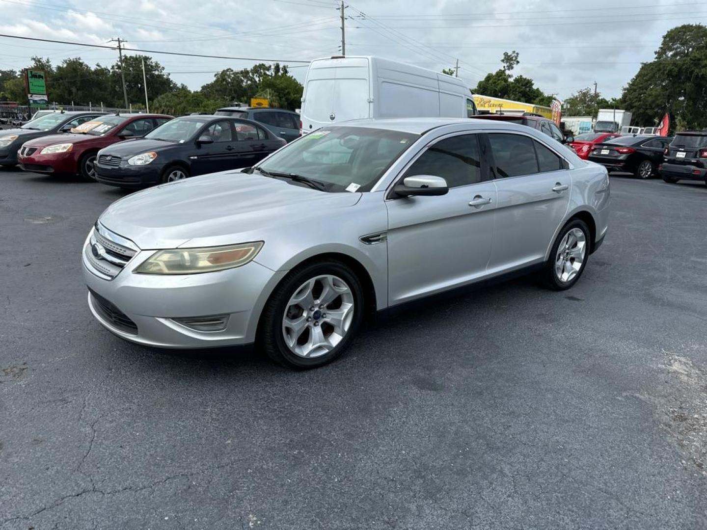 2010 SILVER FORD TAURUS SEL (1FAHP2EWXAG) with an 3.5L engine, Automatic transmission, located at 2929 9th St. West, Bradenton, 34205, (941) 242-2810, 27.473591, -82.570679 - Thanks for inquring into DriveNation USA! All vehicles listed can be viewed at www.drivenationusa.com for vehicle history reports and additonal info. We cannot quote any terms such as down payments or monthly payments without an application. You can apply directly at www.drivenationusa.com or by con - Photo#5