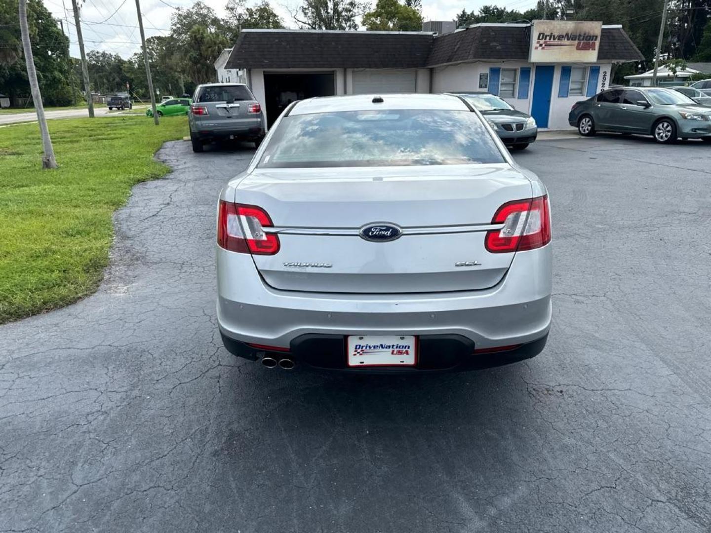 2010 SILVER FORD TAURUS SEL (1FAHP2EWXAG) with an 3.5L engine, Automatic transmission, located at 2929 9th St. West, Bradenton, 34205, (941) 242-2810, 27.473591, -82.570679 - Thanks for inquring into DriveNation USA! All vehicles listed can be viewed at www.drivenationusa.com for vehicle history reports and additonal info. We cannot quote any terms such as down payments or monthly payments without an application. You can apply directly at www.drivenationusa.com or by con - Photo#7