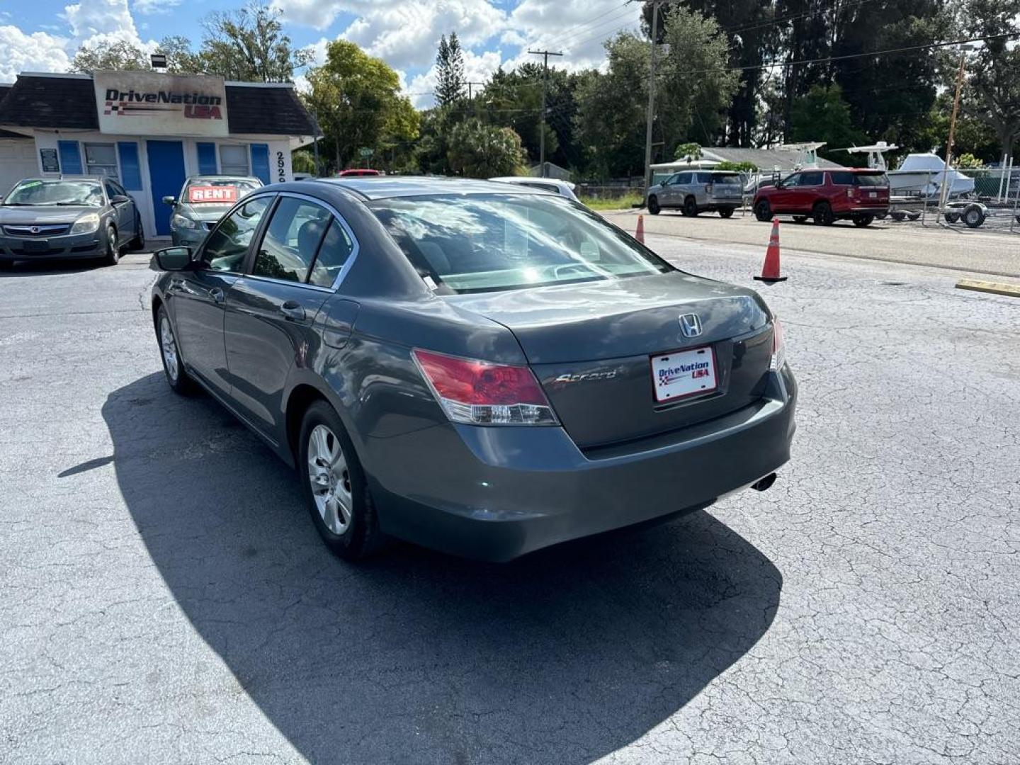 2010 GRAY HONDA ACCORD LXP (1HGCP2F40AA) with an 2.4L engine, Automatic transmission, located at 2929 9th St. West, Bradenton, 34205, (941) 242-2810, 27.473591, -82.570679 - Photo#8