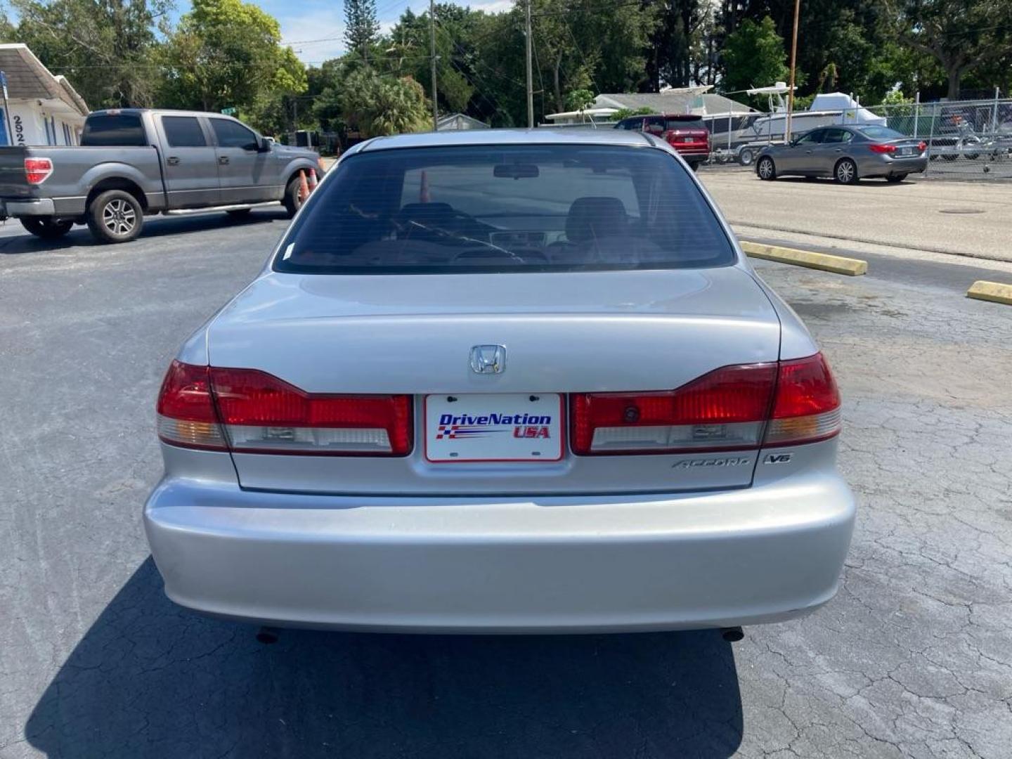 2002 SILVER HONDA ACCORD EX (1HGCG16572A) with an 3.0L engine, Automatic transmission, located at 2929 9th St. West, Bradenton, 34205, (941) 242-2810, 27.473591, -82.570679 - Photo#5