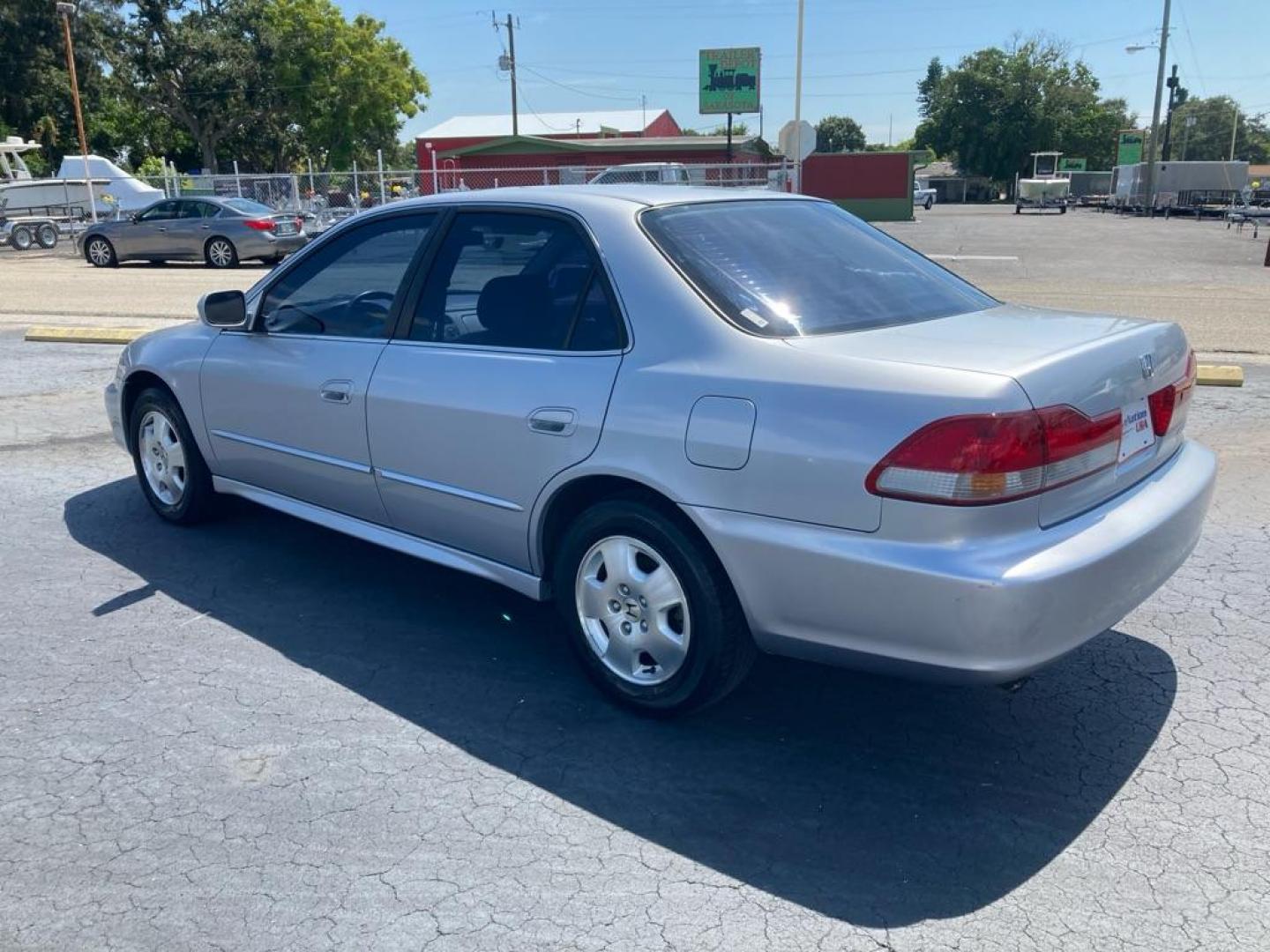 2002 SILVER HONDA ACCORD EX (1HGCG16572A) with an 3.0L engine, Automatic transmission, located at 2929 9th St. West, Bradenton, 34205, (941) 242-2810, 27.473591, -82.570679 - Photo#6