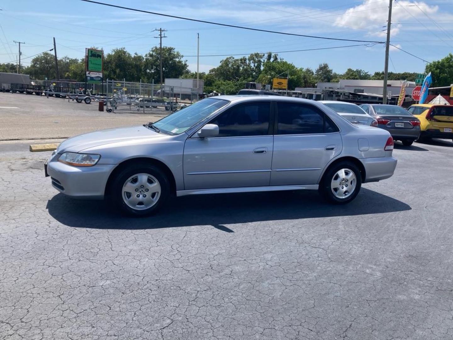 2002 SILVER HONDA ACCORD EX (1HGCG16572A) with an 3.0L engine, Automatic transmission, located at 2929 9th St. West, Bradenton, 34205, (941) 242-2810, 27.473591, -82.570679 - Photo#7