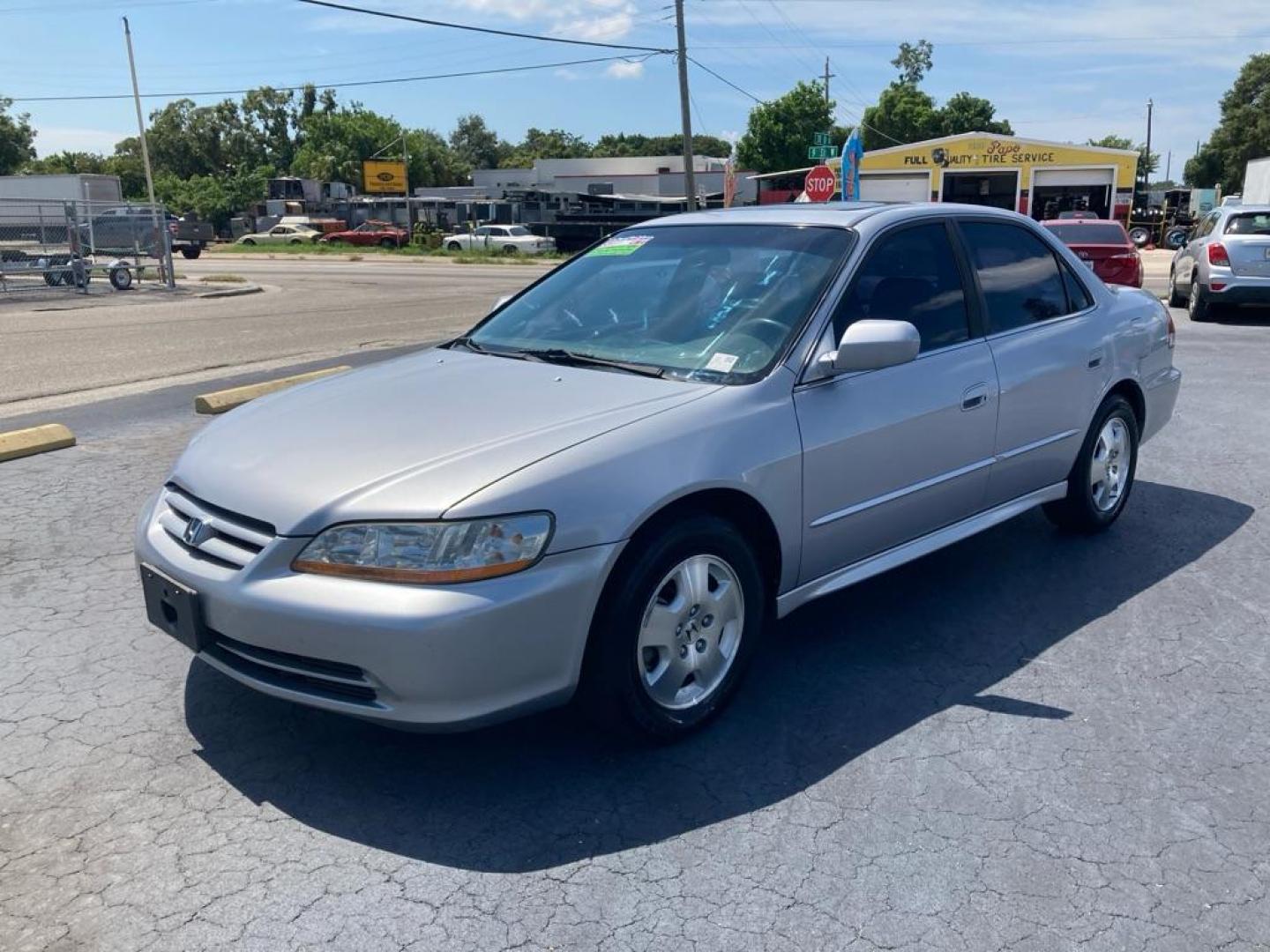 2002 SILVER HONDA ACCORD EX (1HGCG16572A) with an 3.0L engine, Automatic transmission, located at 2929 9th St. West, Bradenton, 34205, (941) 242-2810, 27.473591, -82.570679 - Photo#8