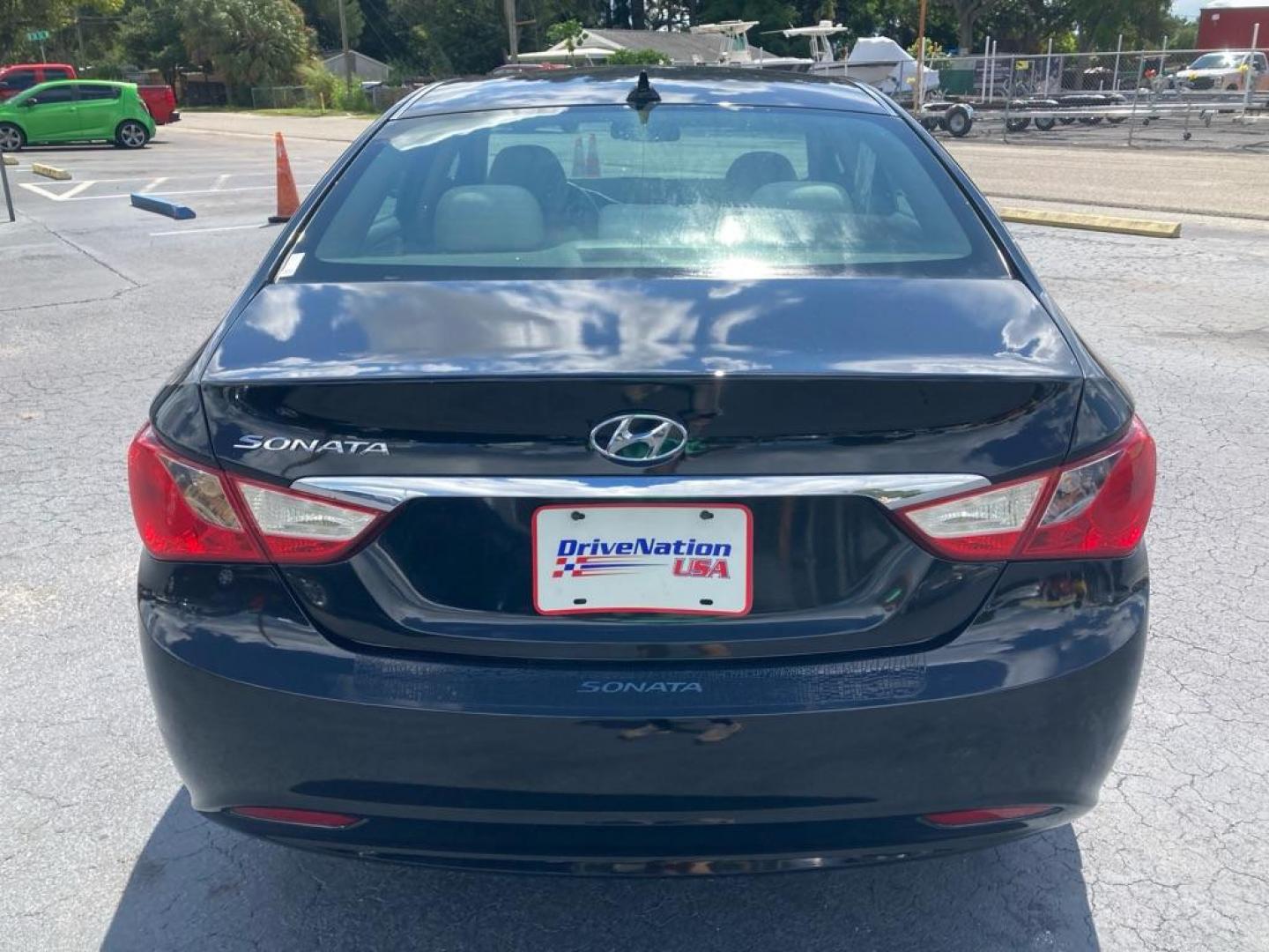 2012 BLACK HYUNDAI SONATA GLS (5NPEB4AC7CH) with an 2.4L engine, Automatic transmission, located at 2929 9th St. West, Bradenton, 34205, (941) 242-2810, 27.473591, -82.570679 - Photo#4