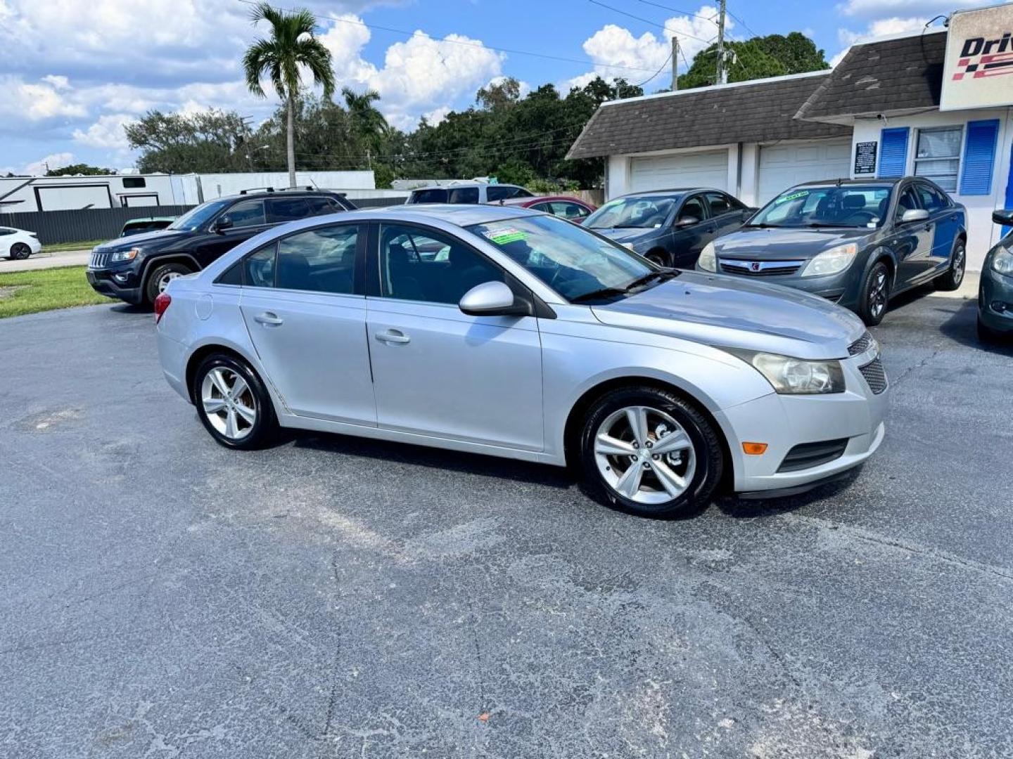 2014 SILVER CHEVROLET CRUZE LT (1G1PE5SB8E7) with an 1.4L engine, Automatic transmission, located at 2929 9th St. West, Bradenton, 34205, (941) 242-2810, 27.473591, -82.570679 - Thanks for inquring into DriveNation USA! All vehicles listed can be viewed at www.drivenationusa.com for vehicle history reports and additonal info. We cannot quote any terms such as down payments or monthly payments without an application. You can apply directly at www.drivenationusa.com or by con - Photo#3