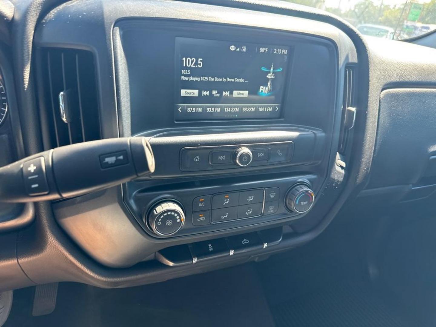 2018 RED CHEVROLET SILVERADO 1500 CUSTOM (1GCRCPEH9JZ) with an 4.3L engine, Automatic transmission, located at 2929 9th St. West, Bradenton, 34205, (941) 242-2810, 27.473591, -82.570679 - Thanks for inquring into DriveNation USA! All vehicles listed can be viewed at www.drivenationusa.com for vehicle history reports and additonal info. We cannot quote any terms such as down payments or monthly payments without an application. You can apply directly at www.drivenationusa.com or by con - Photo#14