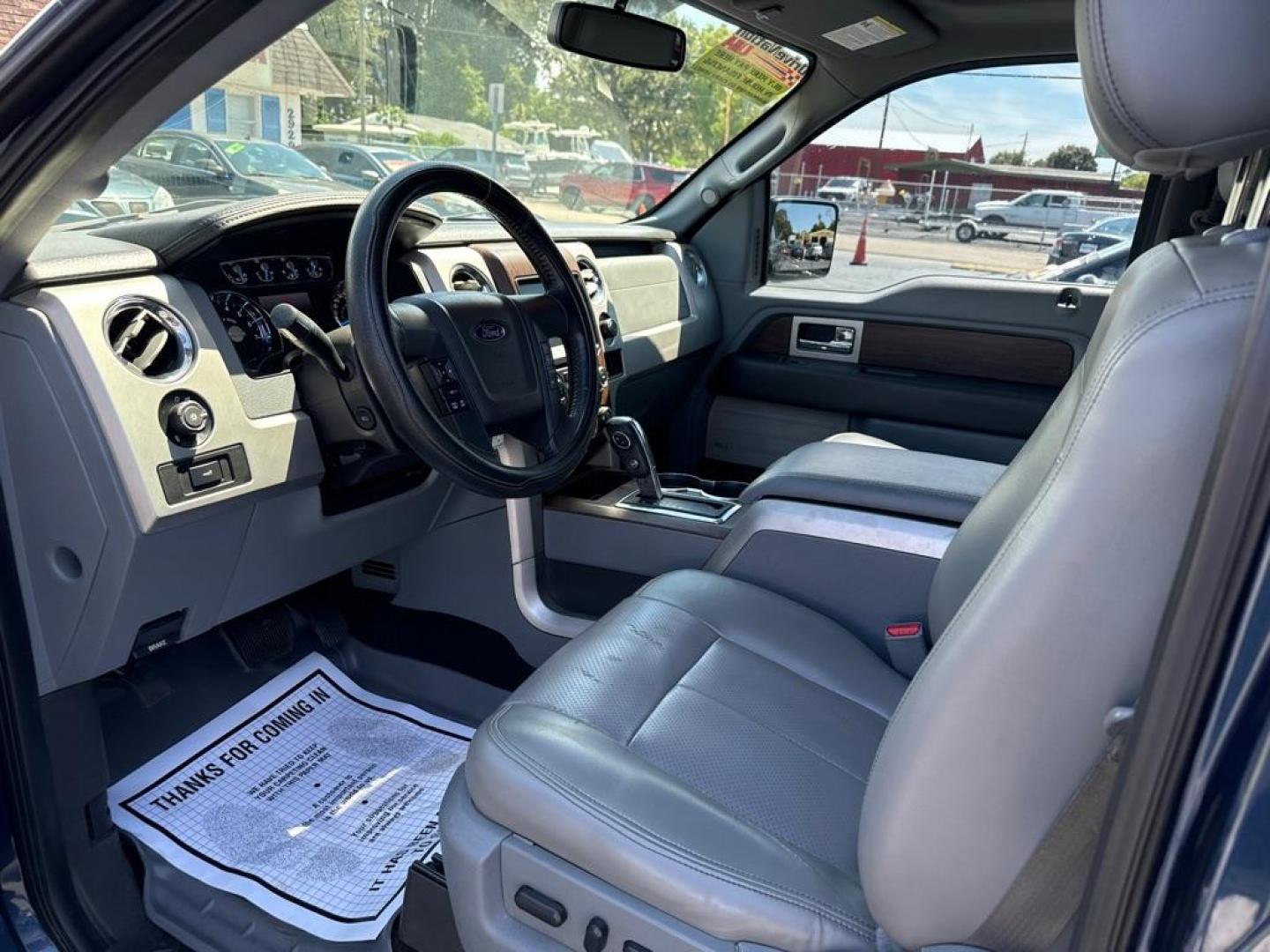 2013 BLUE FORD F150 SUPERCREW (1FTFW1CF3DF) with an 5.0L engine, Automatic transmission, located at 2929 9th St. West, Bradenton, 34205, (941) 242-2810, 27.473591, -82.570679 - Thanks for inquring into DriveNation USA! All vehicles listed can be viewed at www.drivenationusa.com for vehicle history reports and additonal info. We cannot quote any terms such as down payments or monthly payments without an application. You can apply directly at www.drivenationusa.com or by con - Photo#12