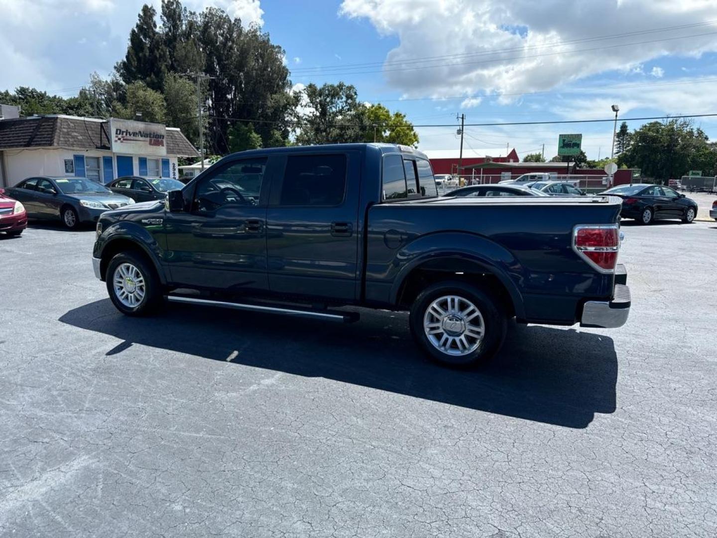 2013 BLUE FORD F150 SUPERCREW (1FTFW1CF3DF) with an 5.0L engine, Automatic transmission, located at 2929 9th St. West, Bradenton, 34205, (941) 242-2810, 27.473591, -82.570679 - Thanks for inquring into DriveNation USA! All vehicles listed can be viewed at www.drivenationusa.com for vehicle history reports and additonal info. We cannot quote any terms such as down payments or monthly payments without an application. You can apply directly at www.drivenationusa.com or by con - Photo#5