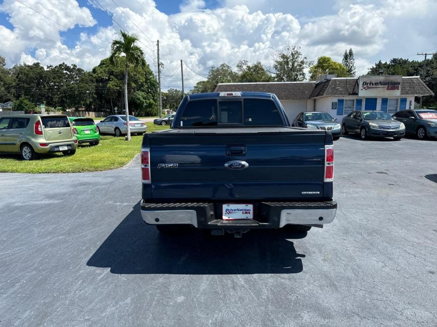 2013 BLUE FORD F150 SUPERCREW (1FTFW1CF3DF) with an 5.0L engine, Automatic transmission, located at 2929 9th St. West, Bradenton, 34205, (941) 242-2810, 27.473591, -82.570679 - Thanks for inquring into DriveNation USA! All vehicles listed can be viewed at www.drivenationusa.com for vehicle history reports and additonal info. We cannot quote any terms such as down payments or monthly payments without an application. You can apply directly at www.drivenationusa.com or by con - Photo#6