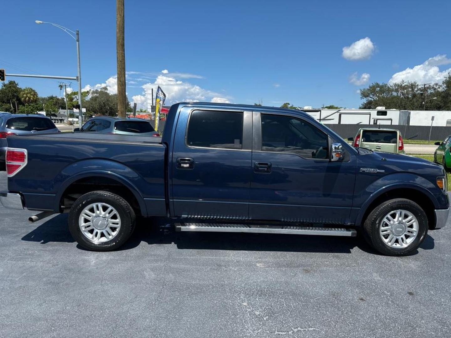 2013 BLUE FORD F150 SUPERCREW (1FTFW1CF3DF) with an 5.0L engine, Automatic transmission, located at 2929 9th St. West, Bradenton, 34205, (941) 242-2810, 27.473591, -82.570679 - Thanks for inquring into DriveNation USA! All vehicles listed can be viewed at www.drivenationusa.com for vehicle history reports and additonal info. We cannot quote any terms such as down payments or monthly payments without an application. You can apply directly at www.drivenationusa.com or by con - Photo#8