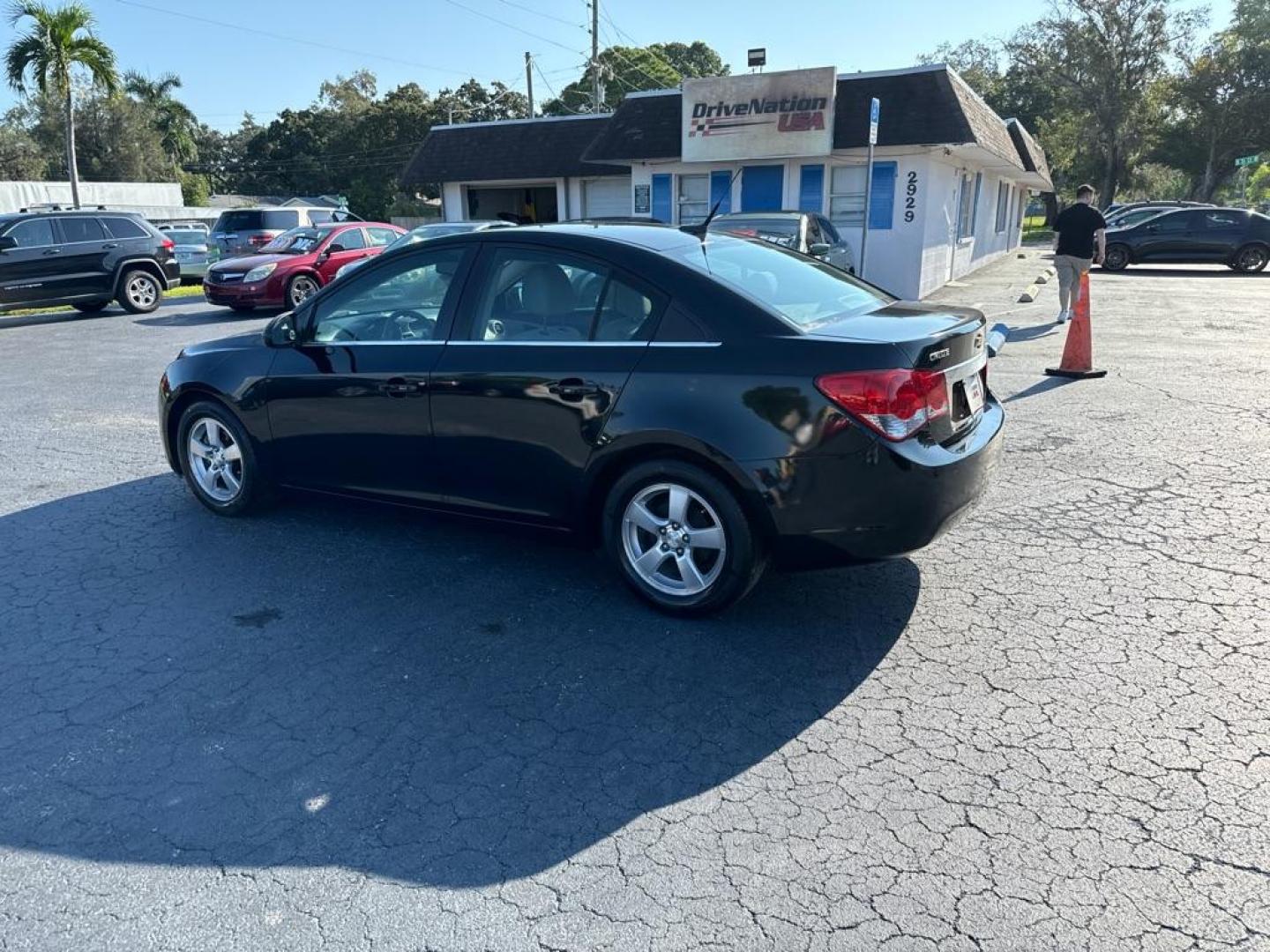 2013 GRAY CHEVROLET CRUZE LS (1G1PA5SH1D7) with an 1.8L engine, Automatic transmission, located at 2929 9th St. West, Bradenton, 34205, (941) 242-2810, 27.473591, -82.570679 - Photo#4