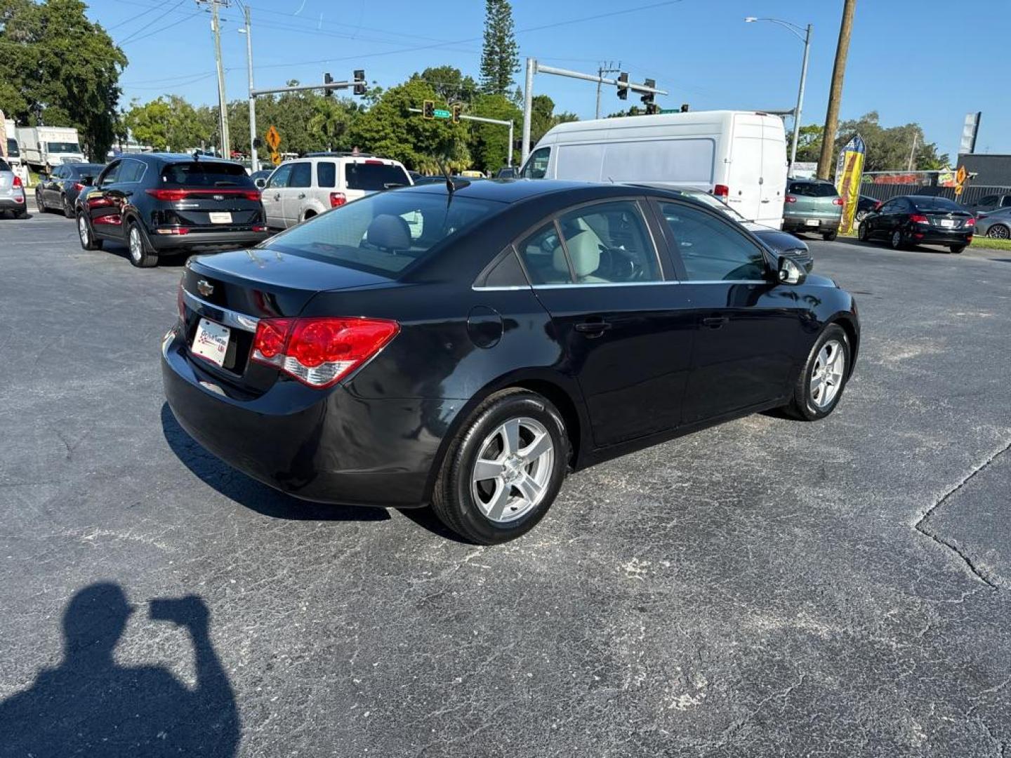 2013 GRAY CHEVROLET CRUZE LS (1G1PA5SH1D7) with an 1.8L engine, Automatic transmission, located at 2929 9th St. West, Bradenton, 34205, (941) 242-2810, 27.473591, -82.570679 - Photo#6