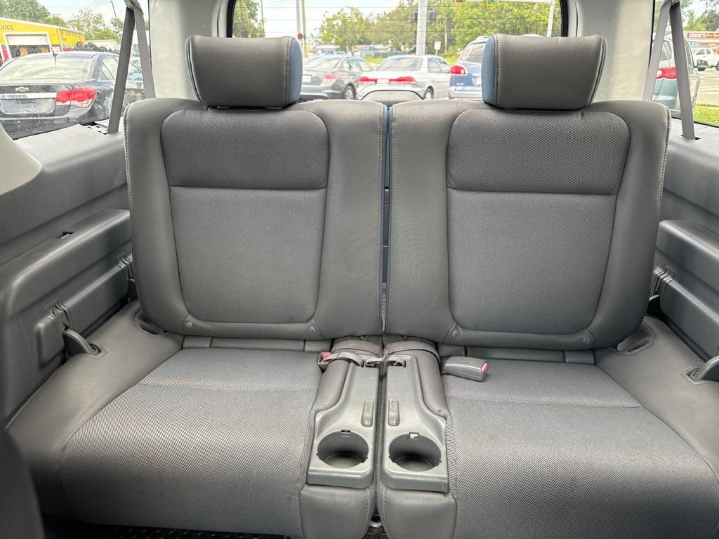 2003 SILVER HONDA ELEMENT EX (5J6YH286X3L) with an 2.4L engine, Automatic transmission, located at 2929 9th St. West, Bradenton, 34205, (941) 242-2810, 27.473591, -82.570679 - Photo#13