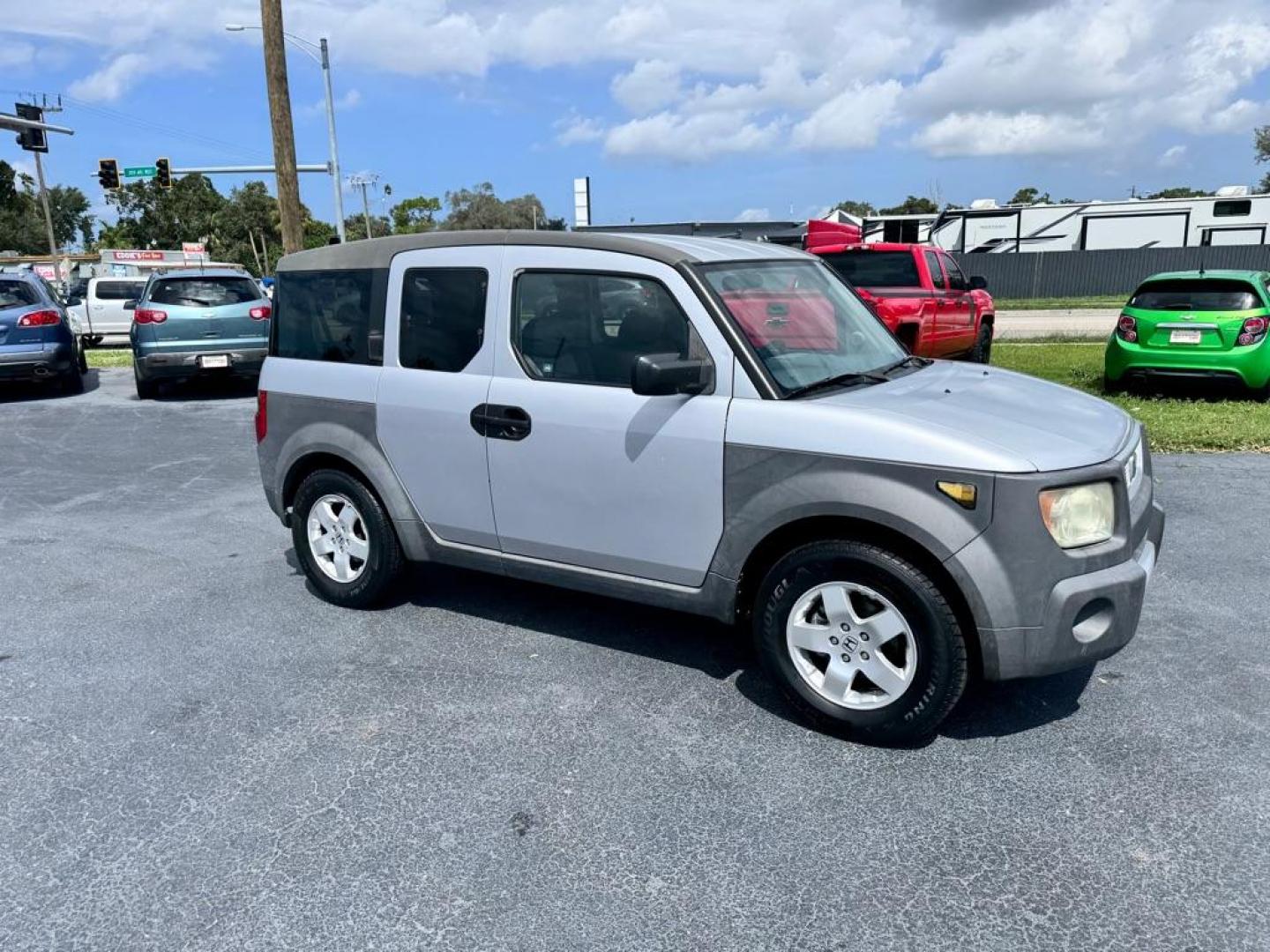 2003 SILVER HONDA ELEMENT EX (5J6YH286X3L) with an 2.4L engine, Automatic transmission, located at 2929 9th St. West, Bradenton, 34205, (941) 242-2810, 27.473591, -82.570679 - Photo#1